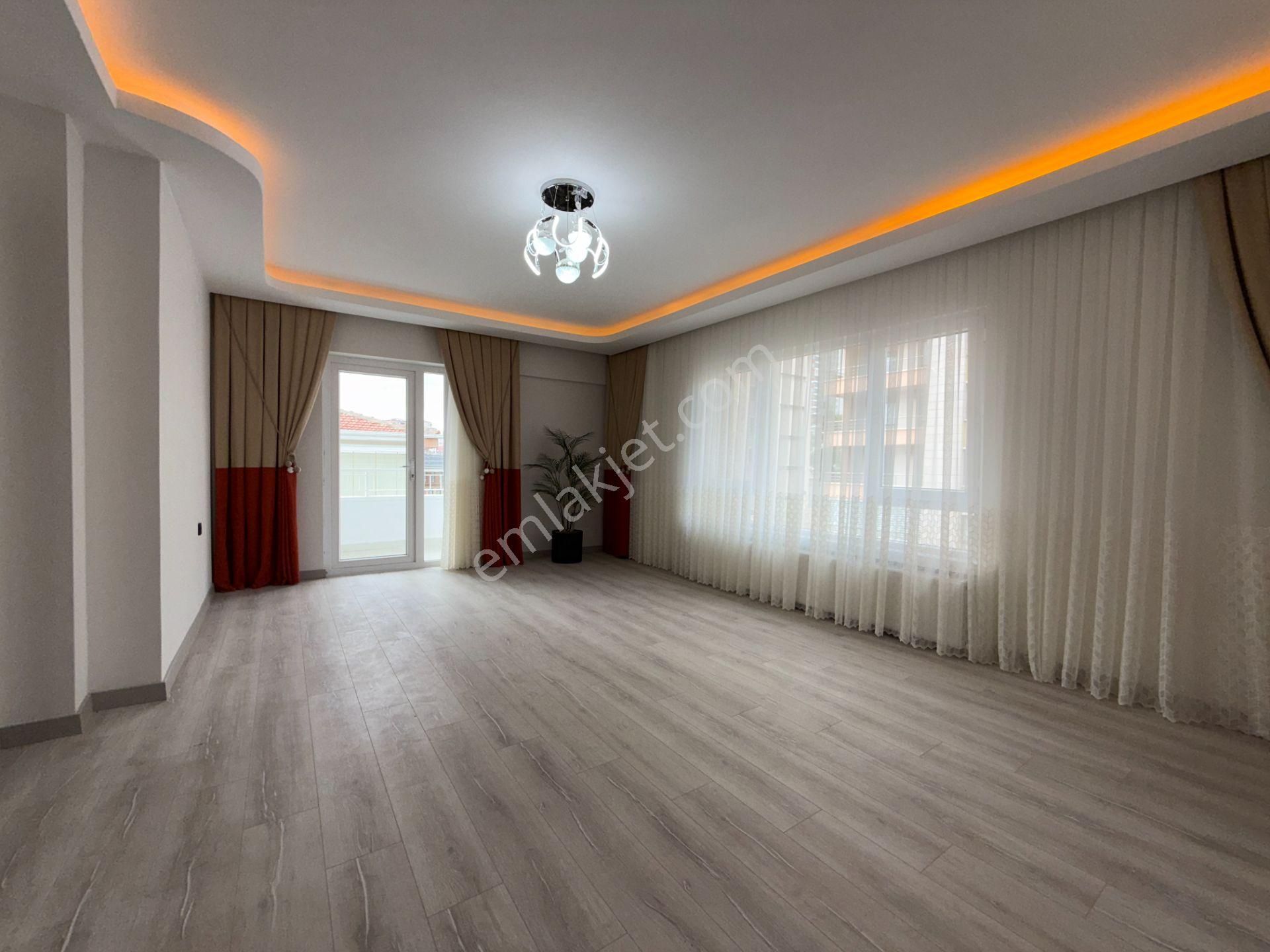 Ufuk Kılıç Emlak'tan Full Yapılı Şık Tasarım Güney Cephe 3+1 Daire - Görsel 12