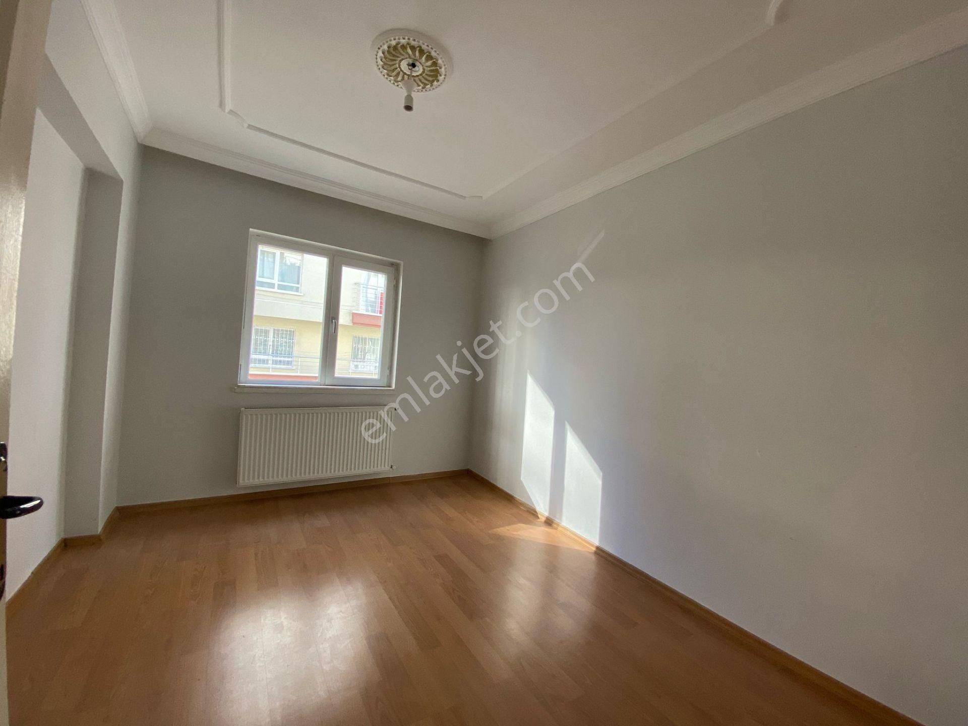 Pursaklar Ufuk Kılıç Emlak'tan Orta Kat 3+1 120 M2 Masrafsız Daire - Görsel 11