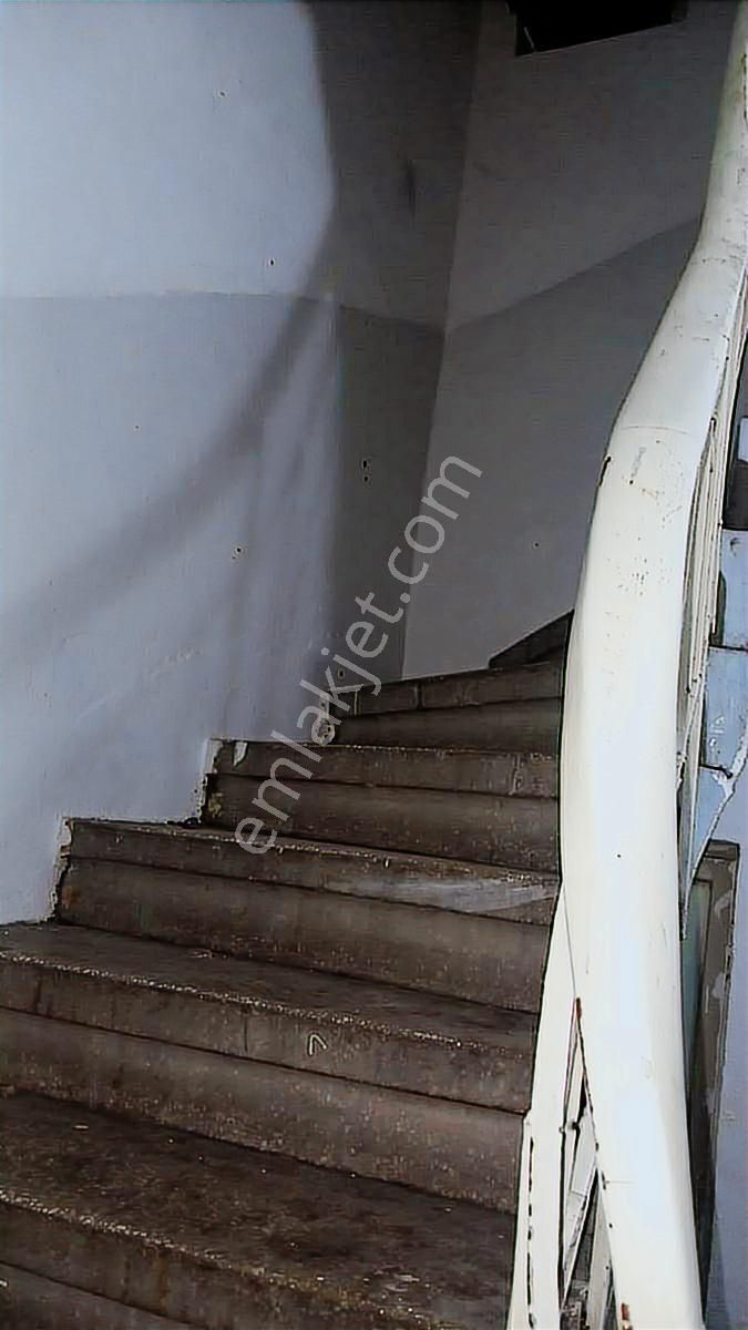 Firsat Niteliginde İstanbul Fatihte Satilik Kelepir Bina - Görsel 2