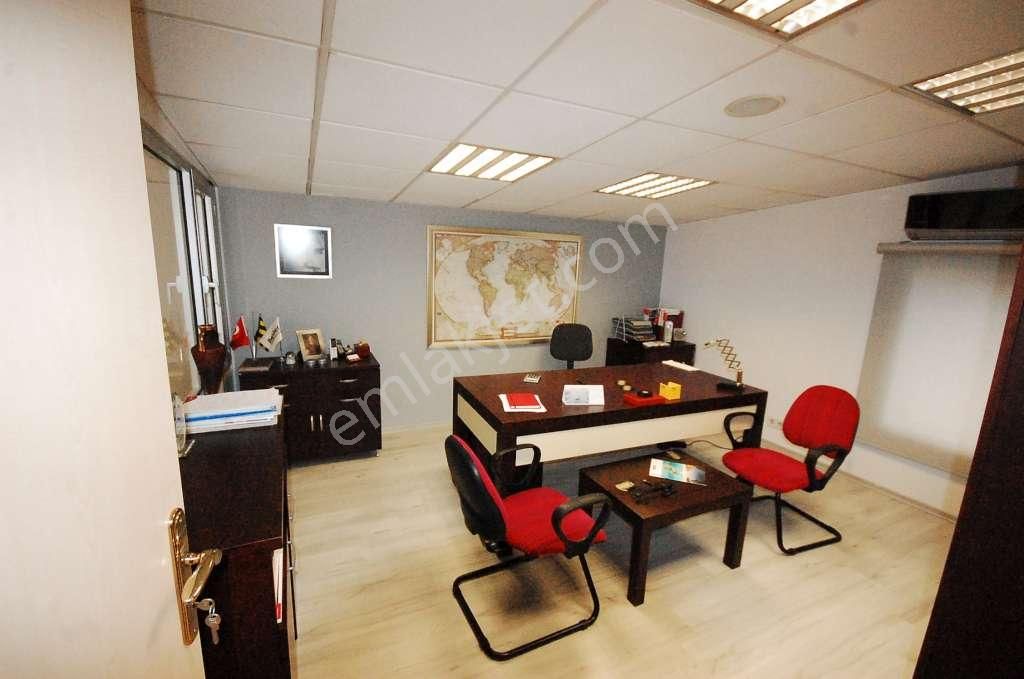 Aydınevler De E-5 Cepheli Müstakil Tek Katlı Bina - Görsel 11