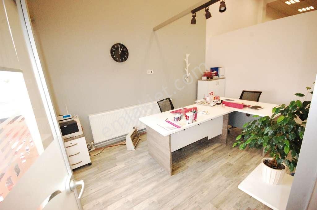 Aydınevler De E-5 Cepheli Müstakil Tek Katlı Bina - Görsel 4