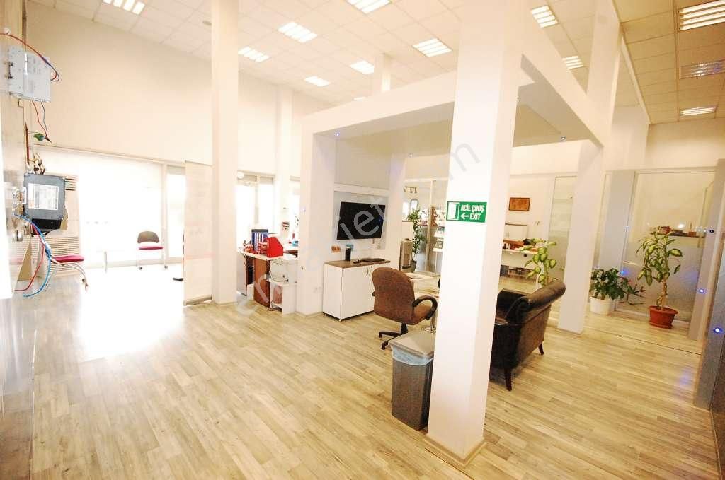 Aydınevler De E-5 Cepheli Müstakil Tek Katlı Bina - Görsel 31