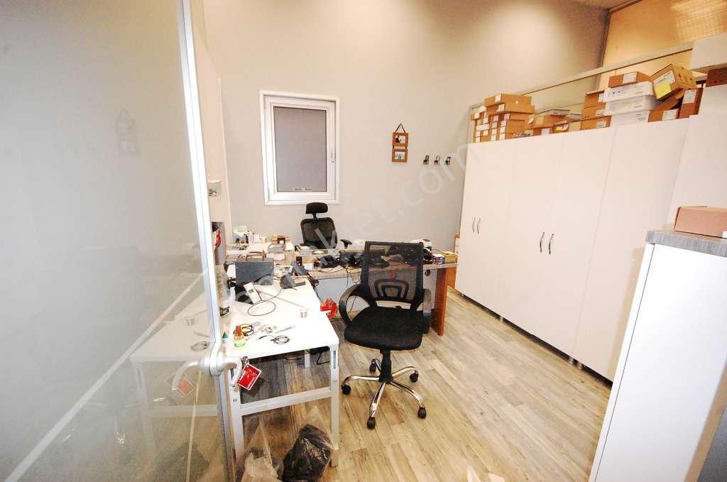 Aydınevler De E-5 Cepheli Müstakil Tek Katlı Bina - Görsel 18