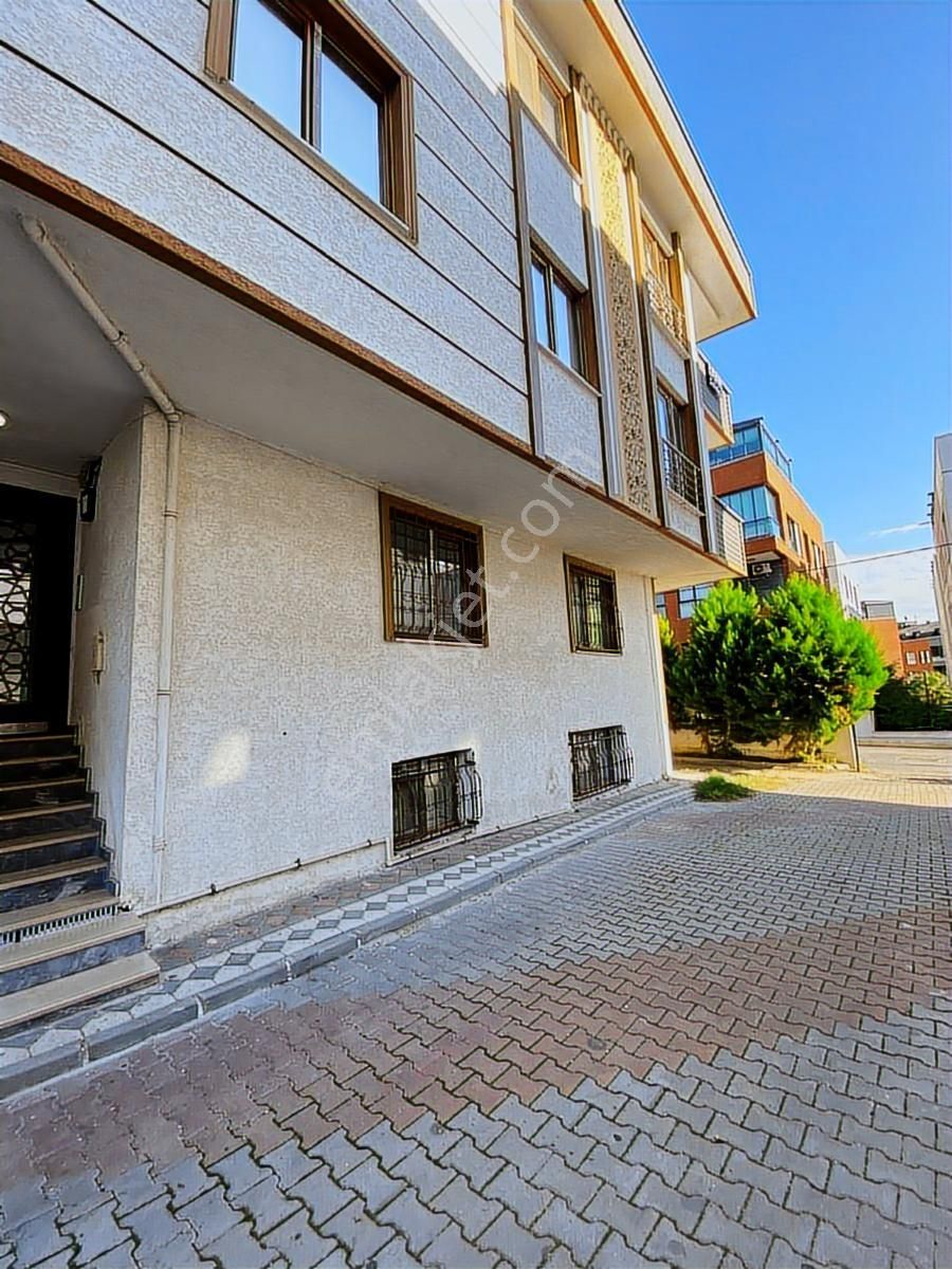 Beylikdüzü Kavaklı Merkezde 2+1 Y.giriş