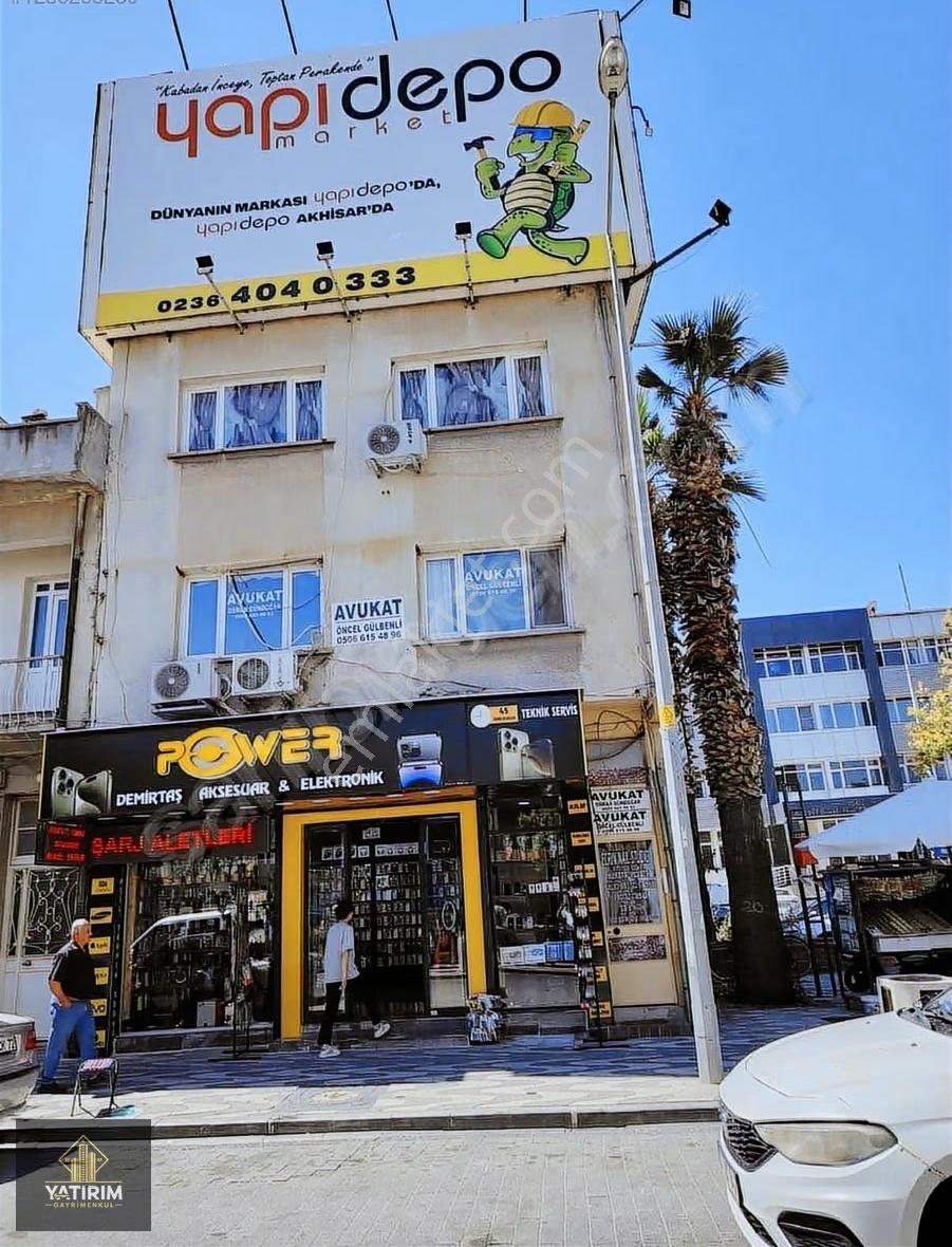 Tahirün Caddesi Tabela Değeri Yüksek 3 Katlı Kupon Dükkan