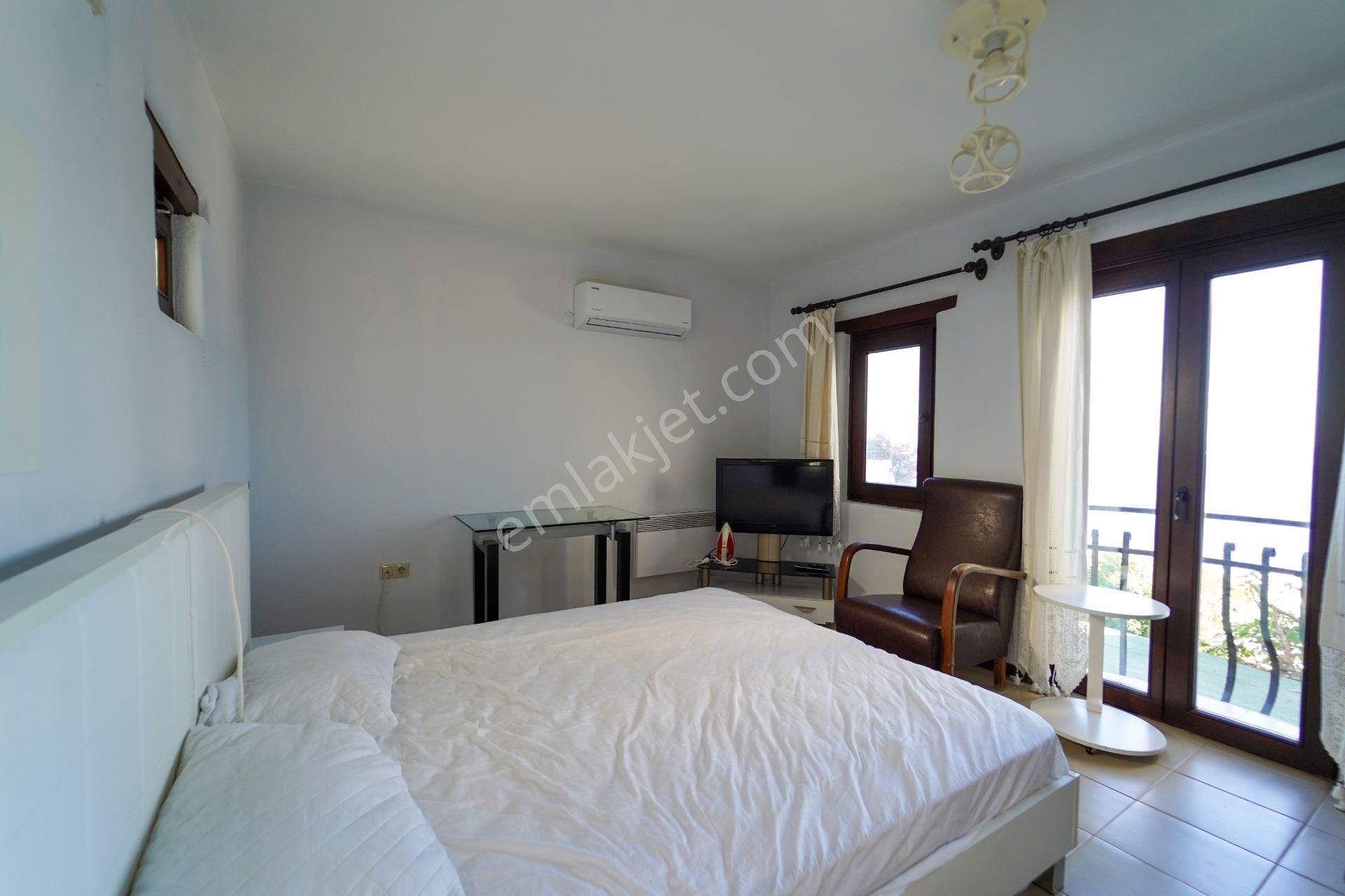 Yıllık Kiralık Koyunbaba Deniz Manzaralı Site Havuzlu Villa - Görsel 34