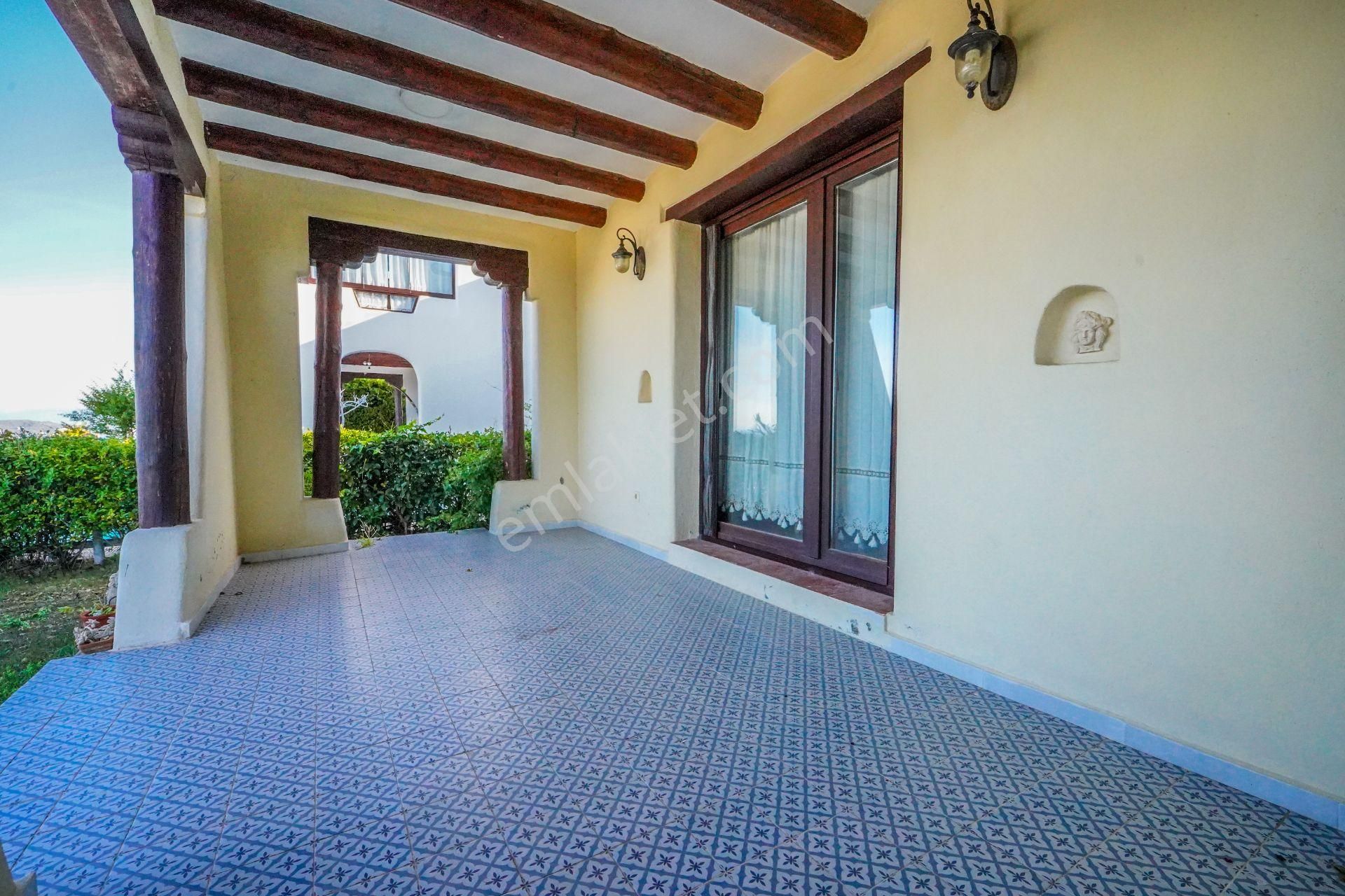 Yıllık Kiralık Koyunbaba Deniz Manzaralı Site Havuzlu Villa - Görsel 9