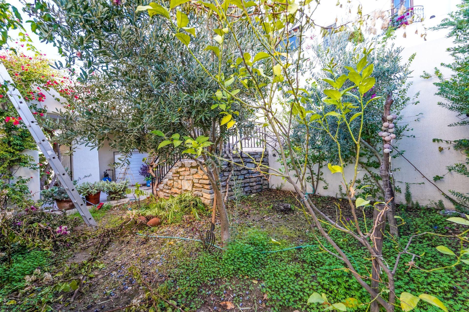 Yıllık Kiralık Koyunbaba Deniz Manzaralı Site Havuzlu Villa - Görsel 12