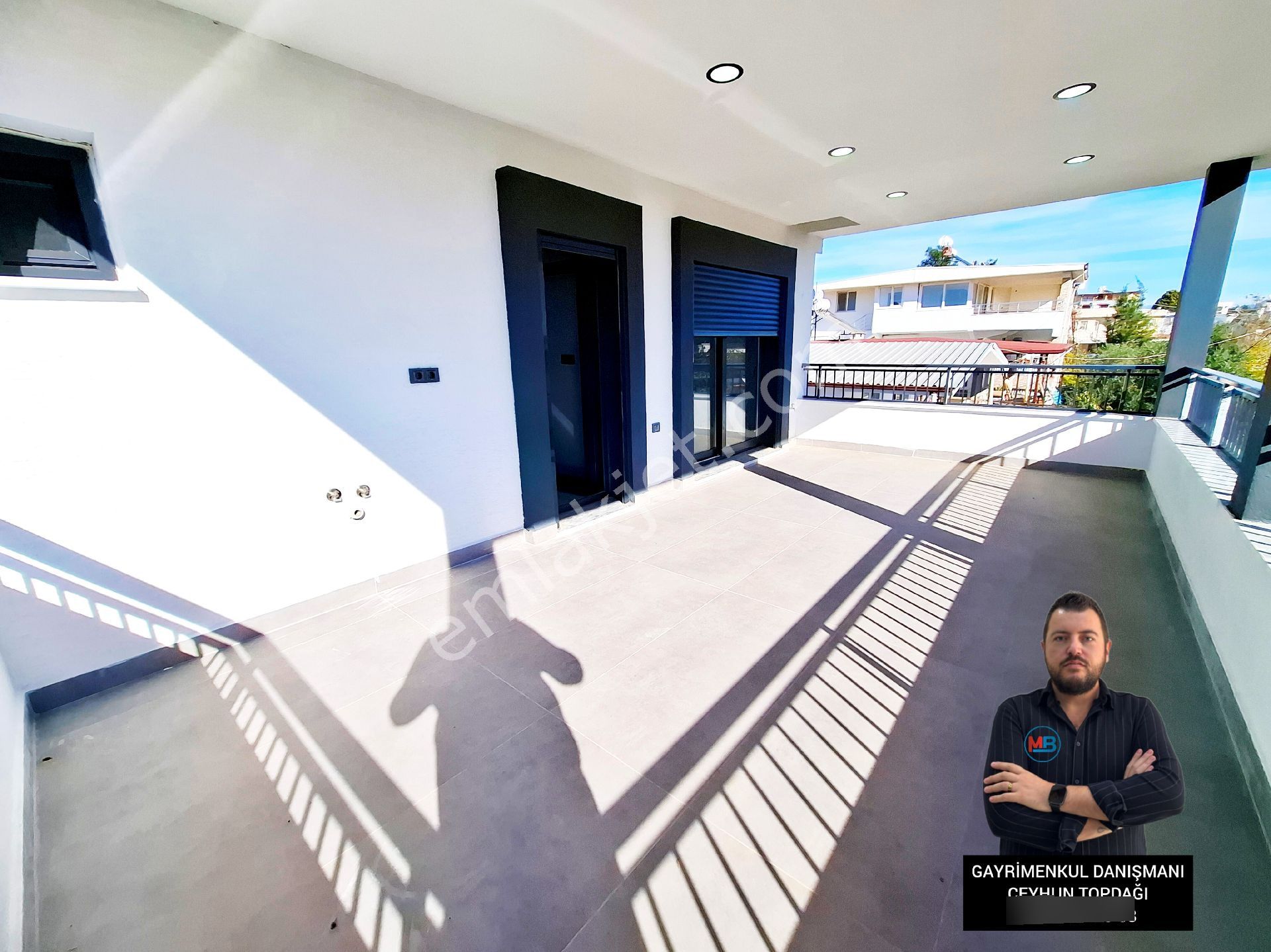 Didim Mavişehirde 3+1 Tripleks Müstakil Bahçeli Ön Cephe Denize 350 Metre Villa ! - Görsel 7