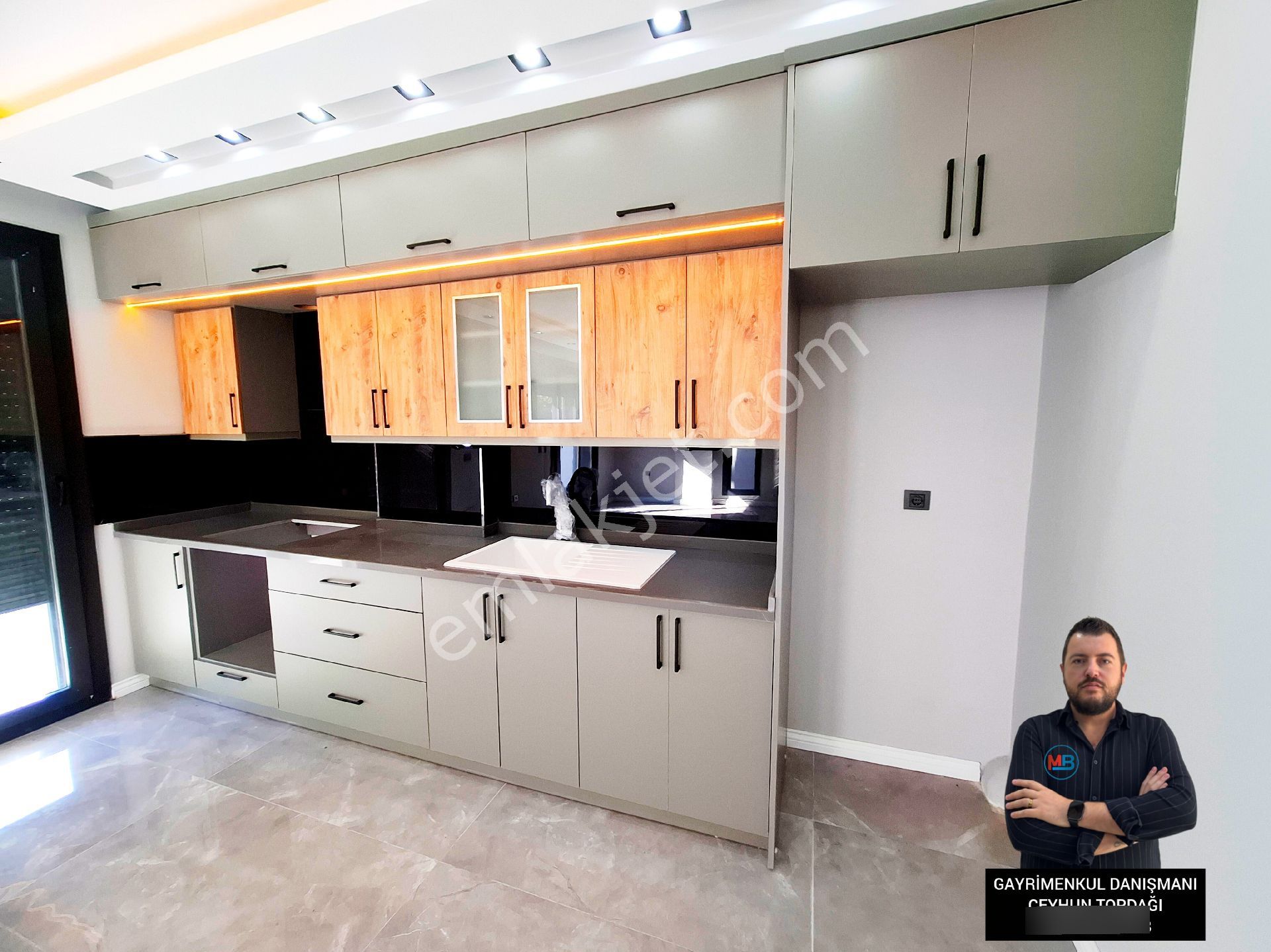 Didim Mavişehirde 3+1 Tripleks Müstakil Bahçeli Ön Cephe Denize 350 Metre Villa ! - Görsel 26