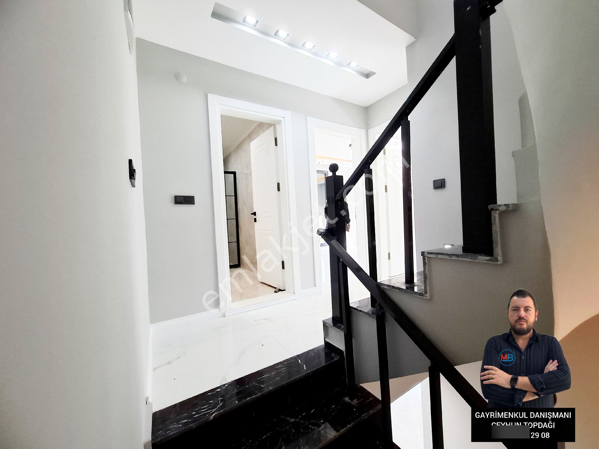 Didim Mavişehirde 3+1 Tripleks Müstakil Bahçeli Ön Cephe Denize 350 Metre Villa ! - Görsel 23