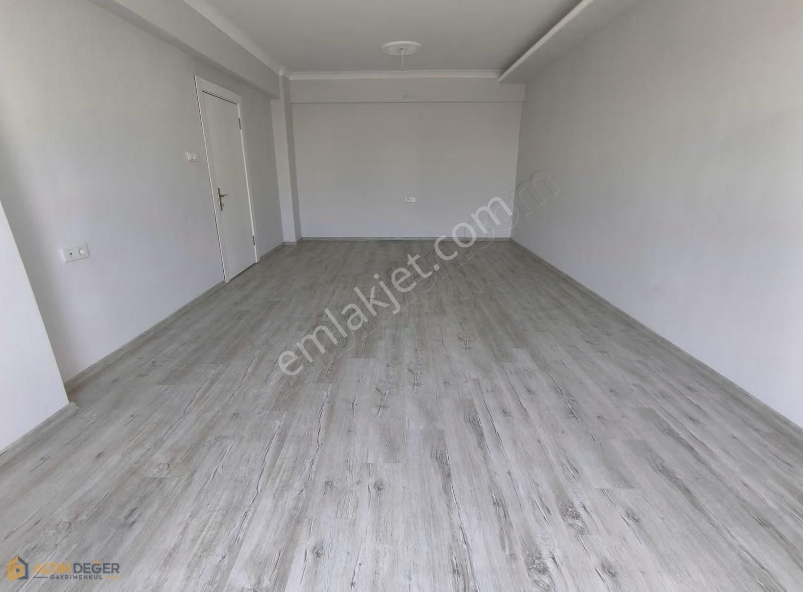 İstiklal Mahallesi Acil Satılık 3+1 Daire - Görsel 2