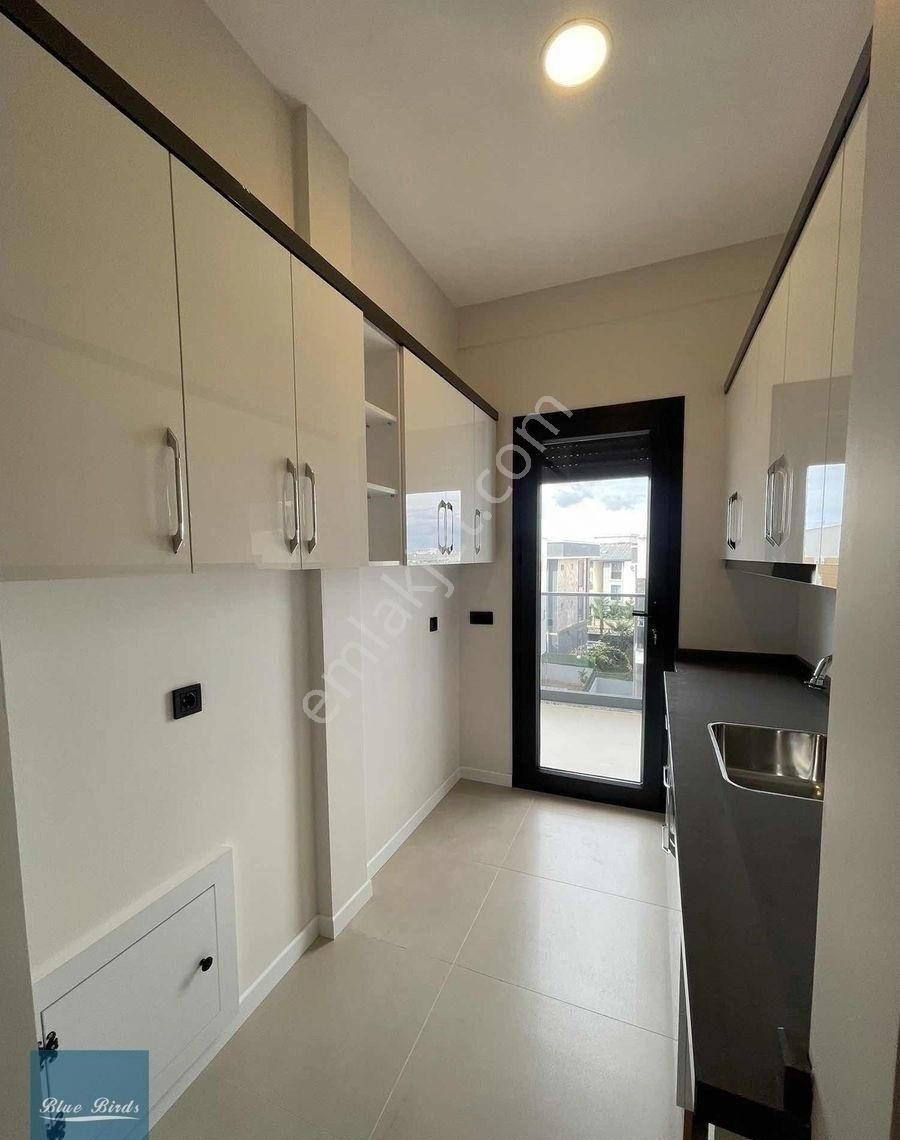 Kuşadası Davutlar Tripleks 4+1 Asansörlü Lüks Villa - Görsel 14