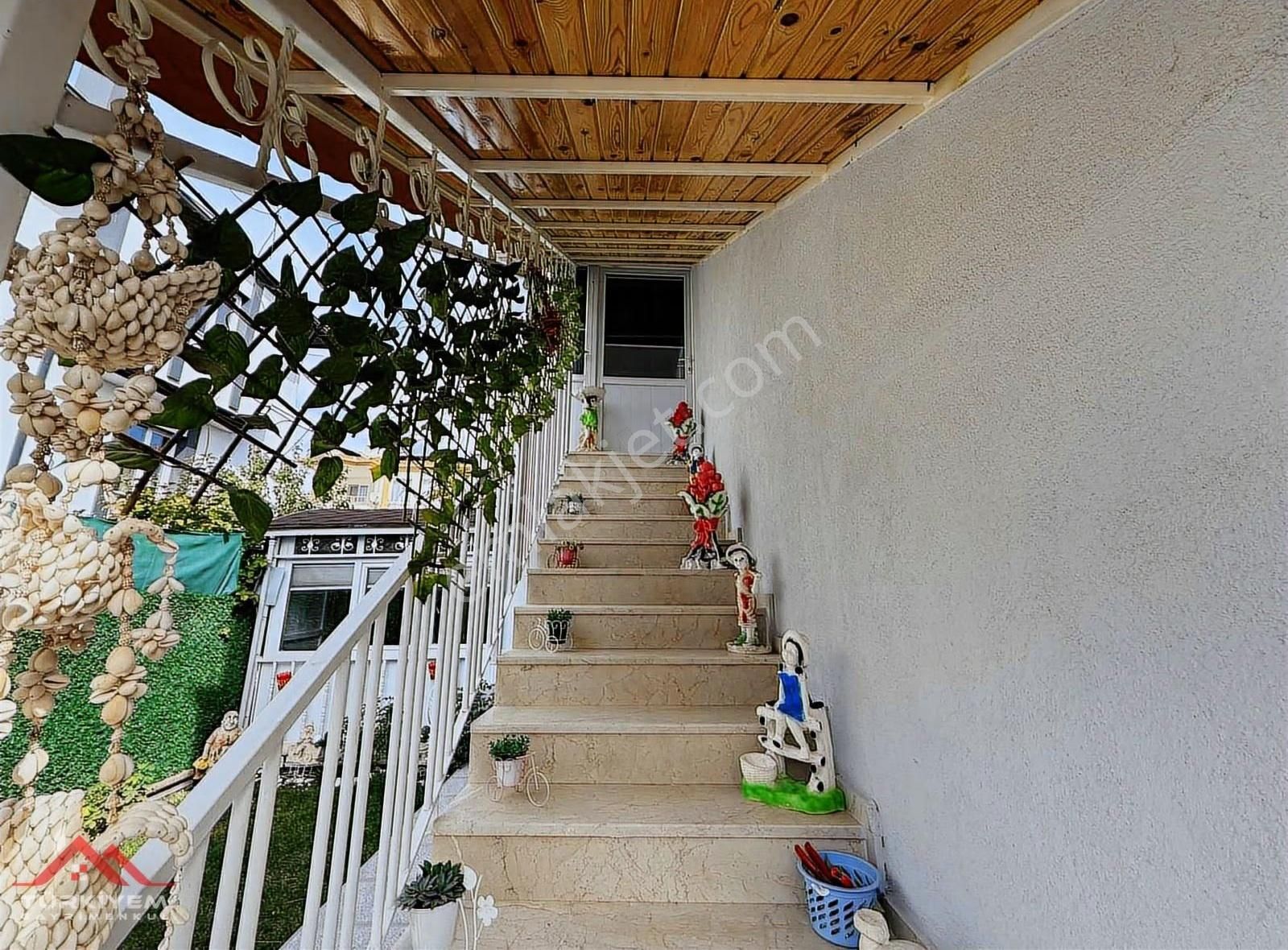Tramvay'a Yürüme Mesafesinde Lüks Yapılı Bağımsız Villa - Görsel 7