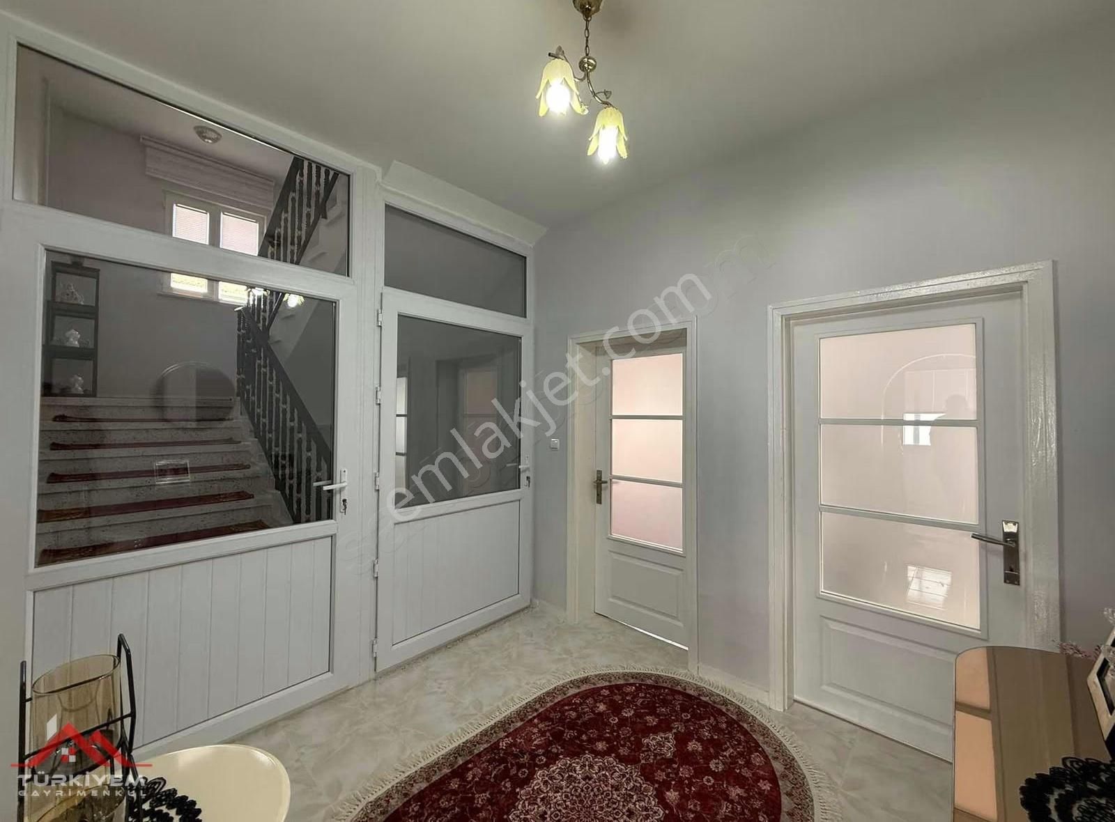 Tramvay'a Yürüme Mesafesinde Lüks Yapılı Bağımsız Villa - Görsel 28