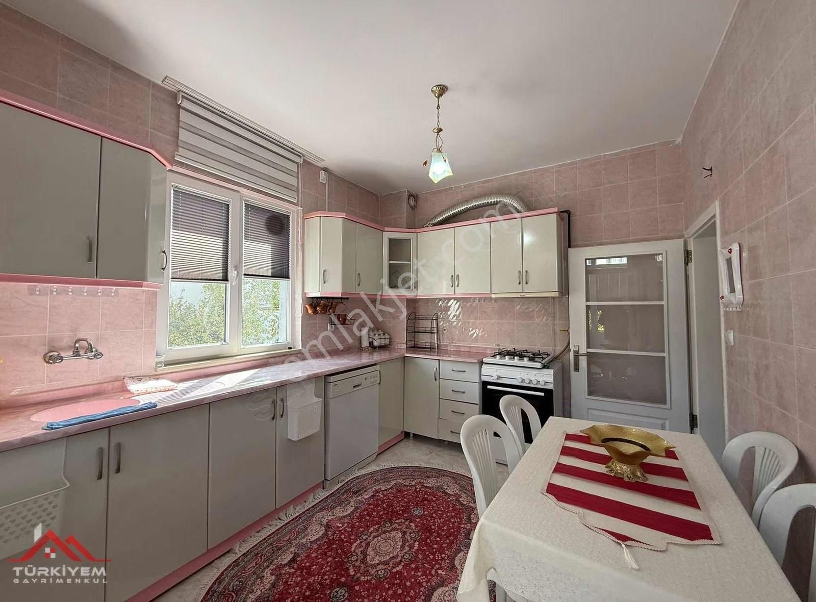 Tramvay'a Yürüme Mesafesinde Lüks Yapılı Bağımsız Villa - Görsel 23