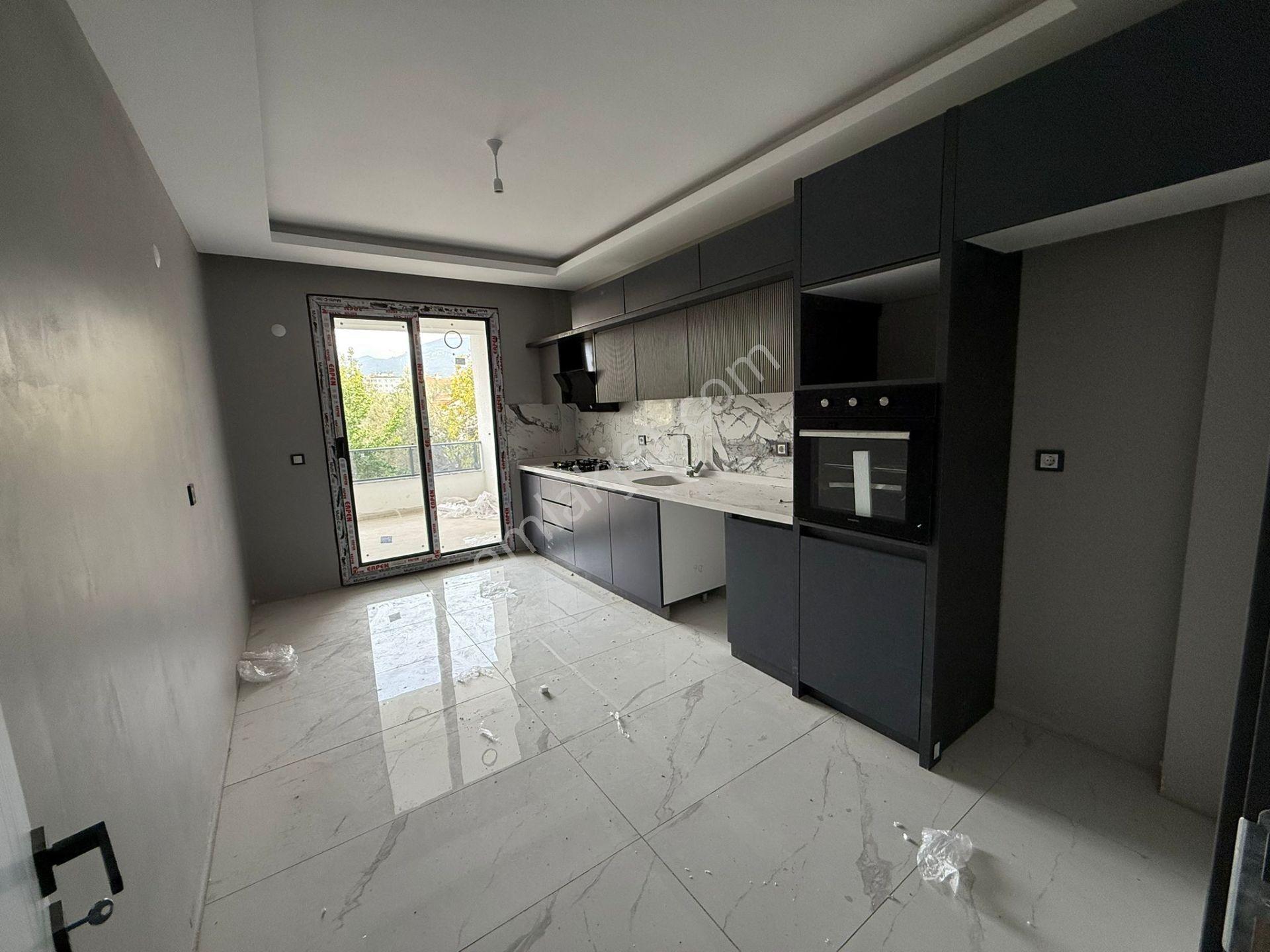 ▇ Kadıköy'de Site İçin'de 130 M2 Geniş Balkonlu 2+1 Lüks Daire ▇ - Görsel 3