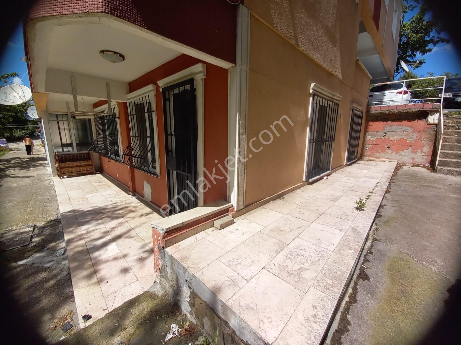 Sahibinden Gürpınar Pınartepe Mah. Cadde Üzeri Mustakil Konumda Geniş Bahçe Ve Deniz Manzaralı Daire - Görsel 8