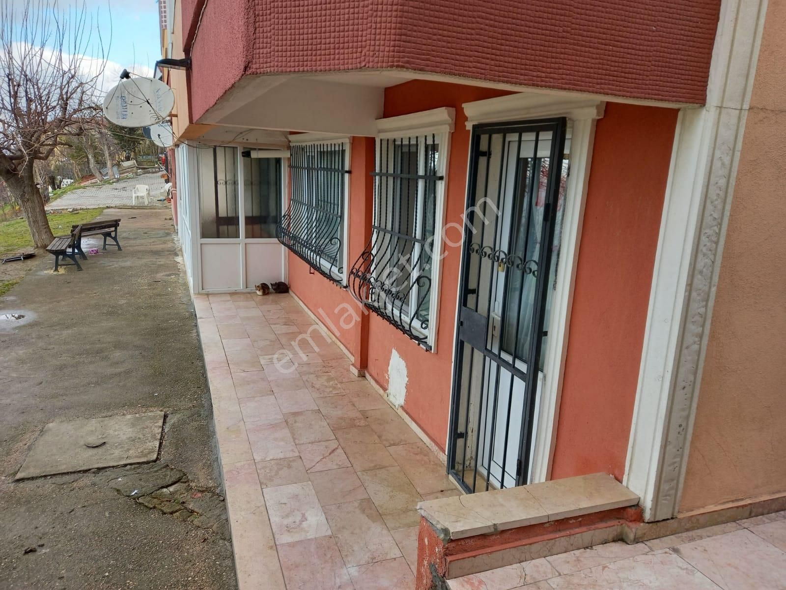 Sahibinden Gürpınar Pınartepe Mah. Cadde Üzeri Mustakil Konumda Geniş Bahçe Ve Deniz Manzaralı Daire - Görsel 6