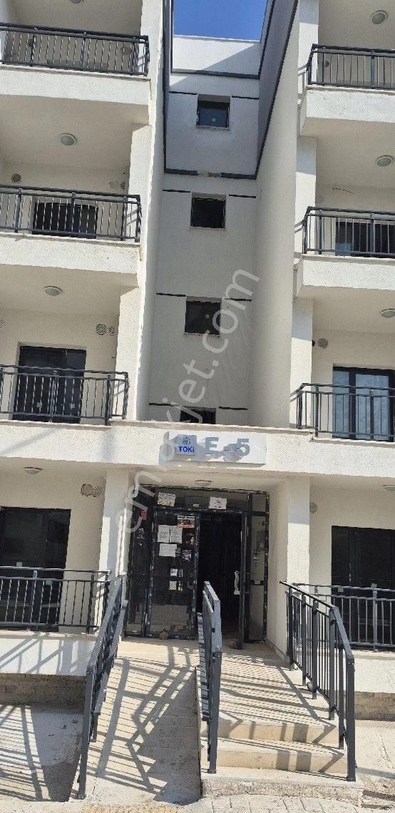 Dikmece Tokilerde 3+1 Kiralık Daire