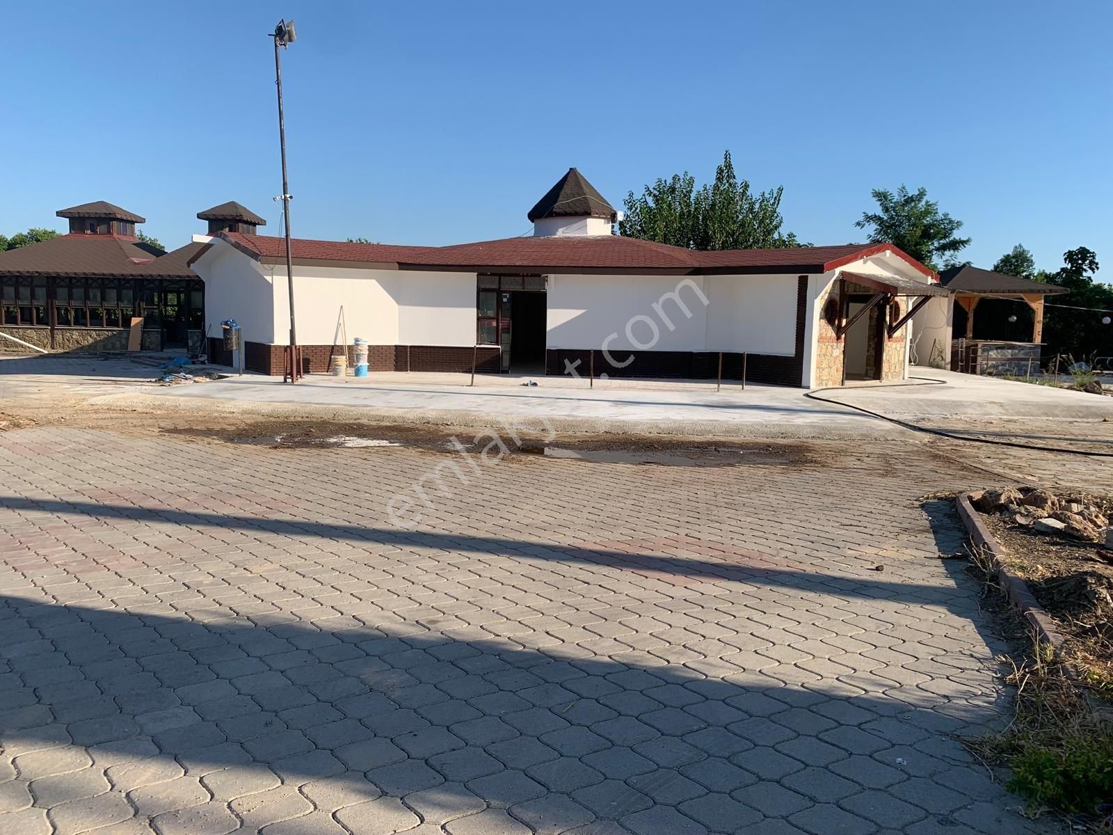 Kumluova Karadere Kavşağında 1.050 M² Ruhsatlı Kiralık Ticari İşyeri - Görsel 12