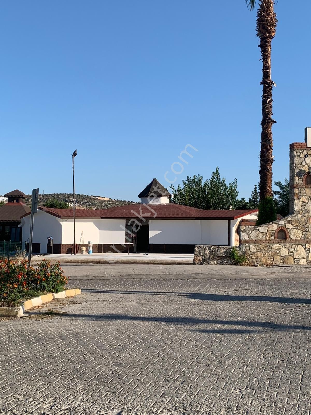 Kumluova Karadere Kavşağında 1.050 M² Ruhsatlı Kiralık Ticari İşyeri - Görsel 6