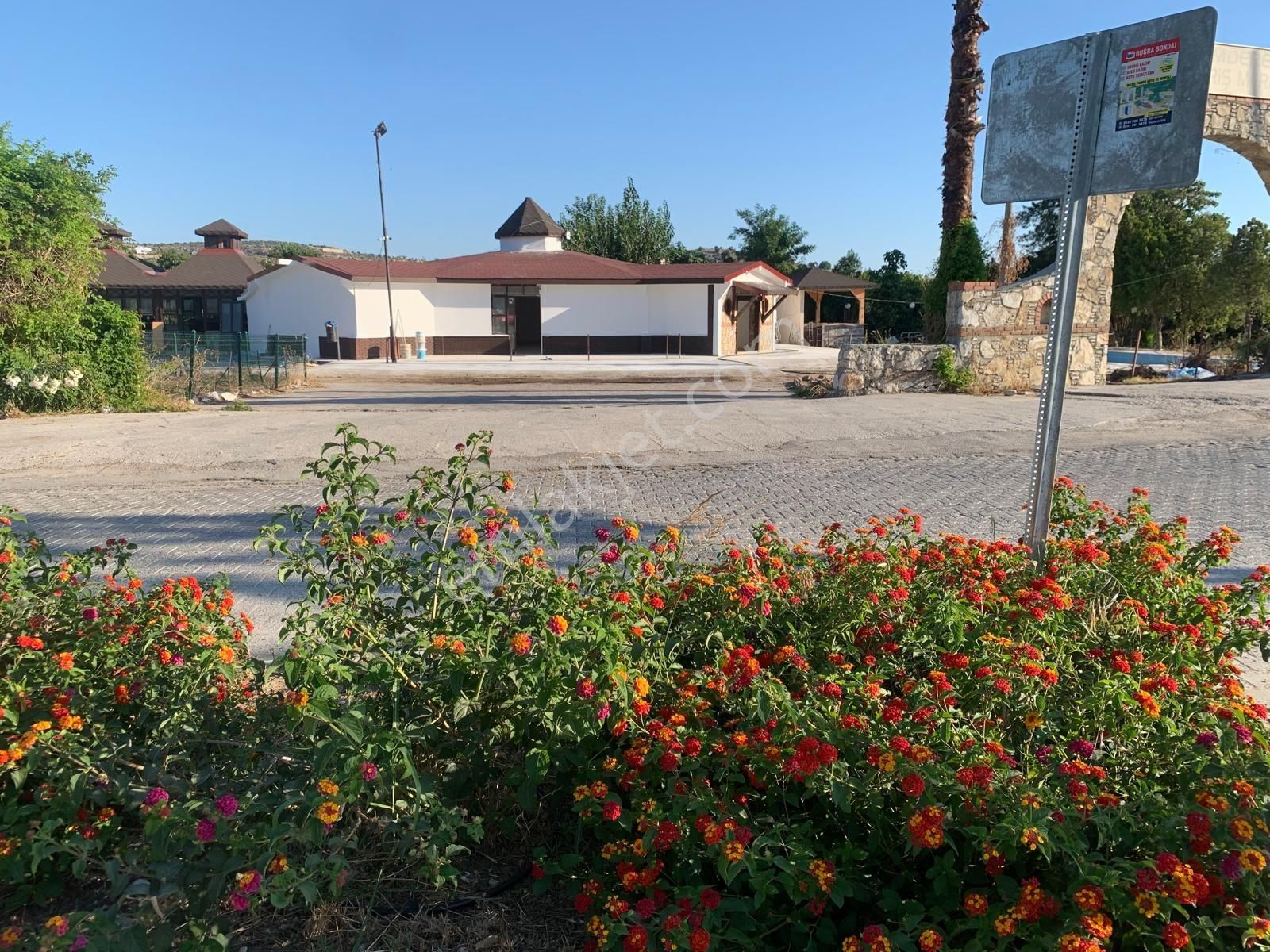 Kumluova Karadere Kavşağında 1.050 M² Ruhsatlı Kiralık Ticari İşyeri - Görsel 4