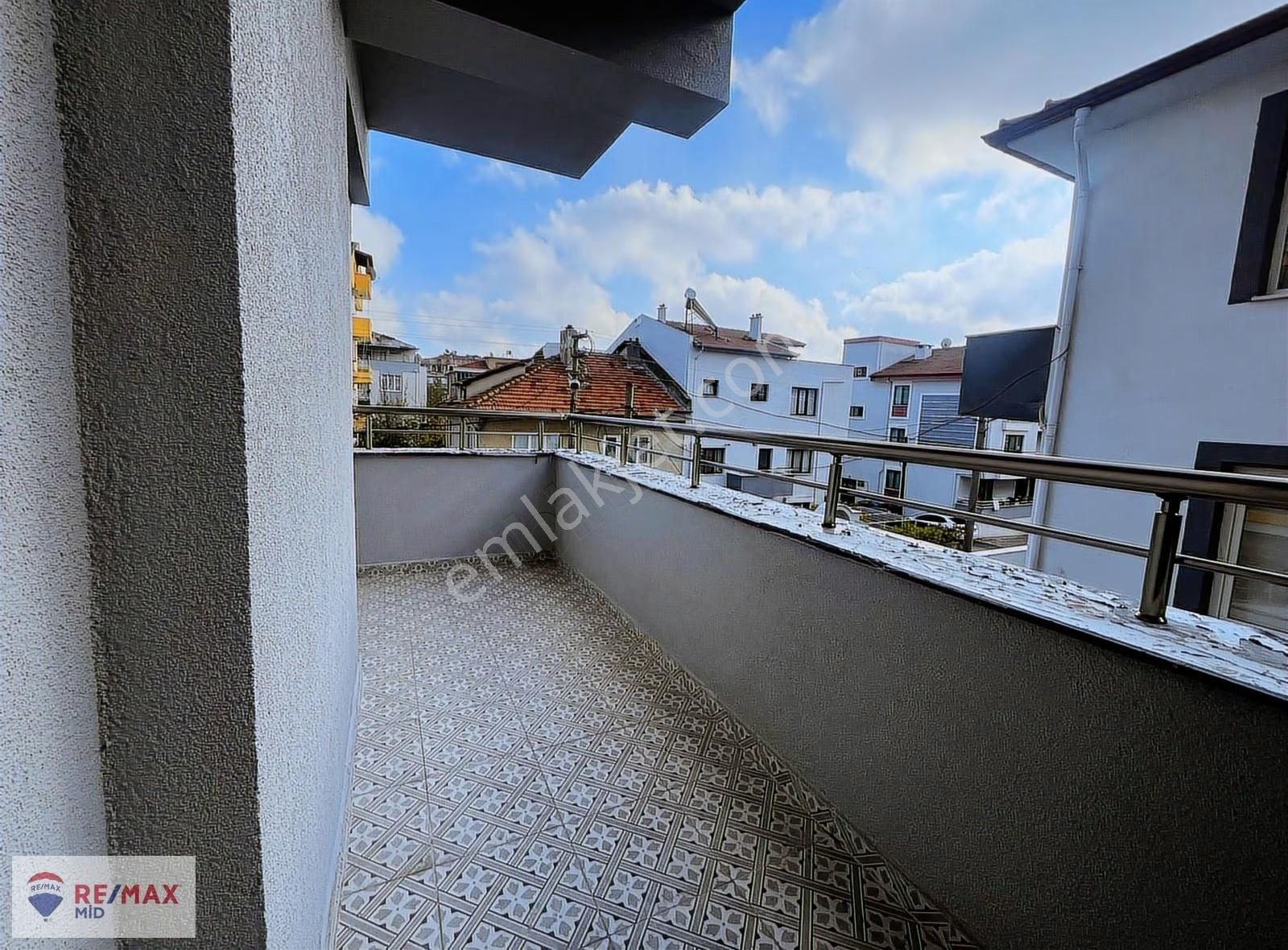 Remax Mıd Ofısınde Kıralık Daıre - Görsel 24