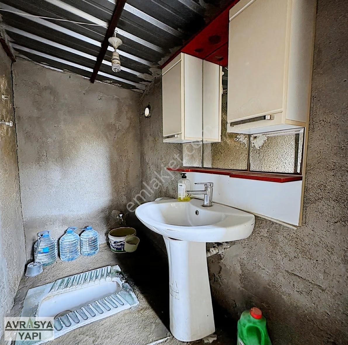 Kod 2169 Yamanevler Mah. Caddeye Cephe Bahçe Kullanımlı Kiralık - Görsel 6