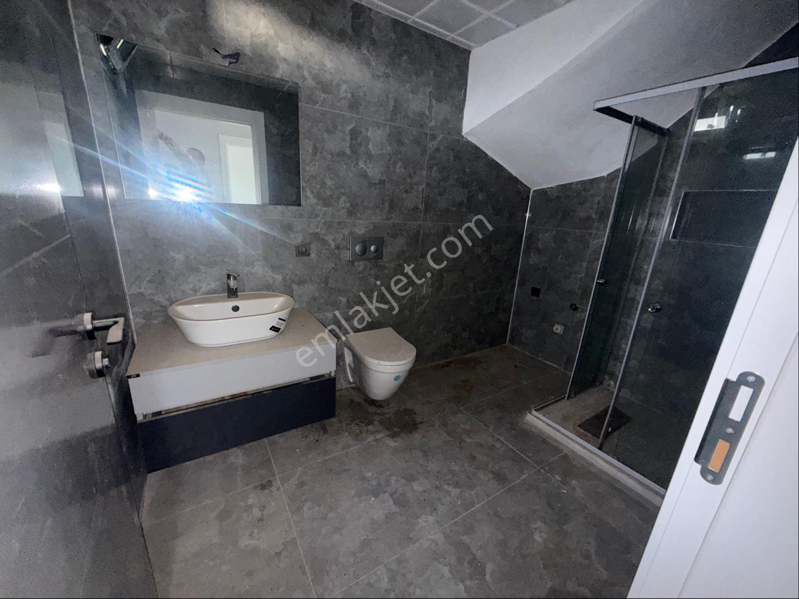 Akhisar Reşatbey'de Satılık Yüzme Havuzlu Triplex Sıfır Villa - Görsel 27