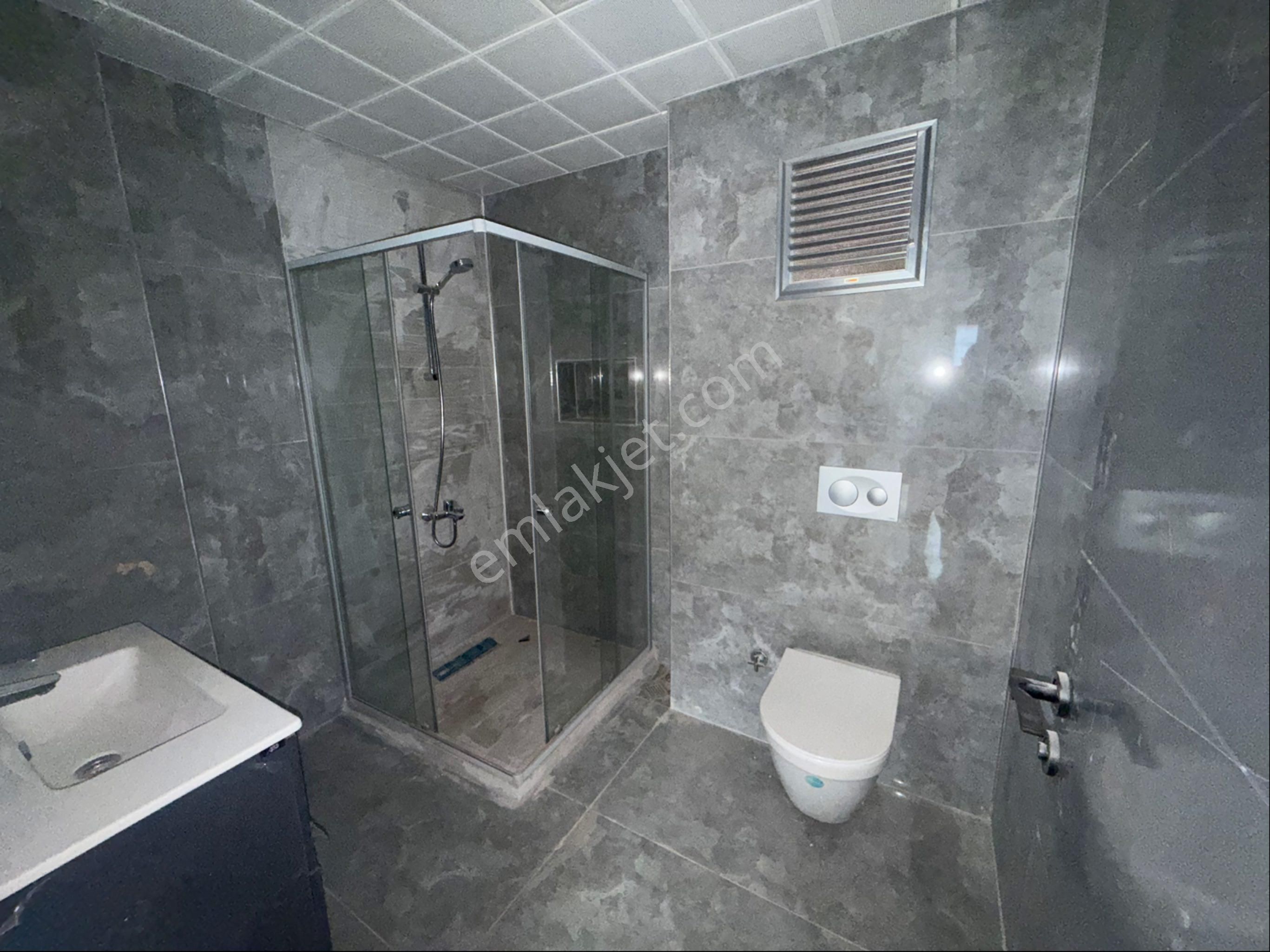 Akhisar Reşatbey'de Satılık Yüzme Havuzlu Triplex Sıfır Villa - Görsel 17