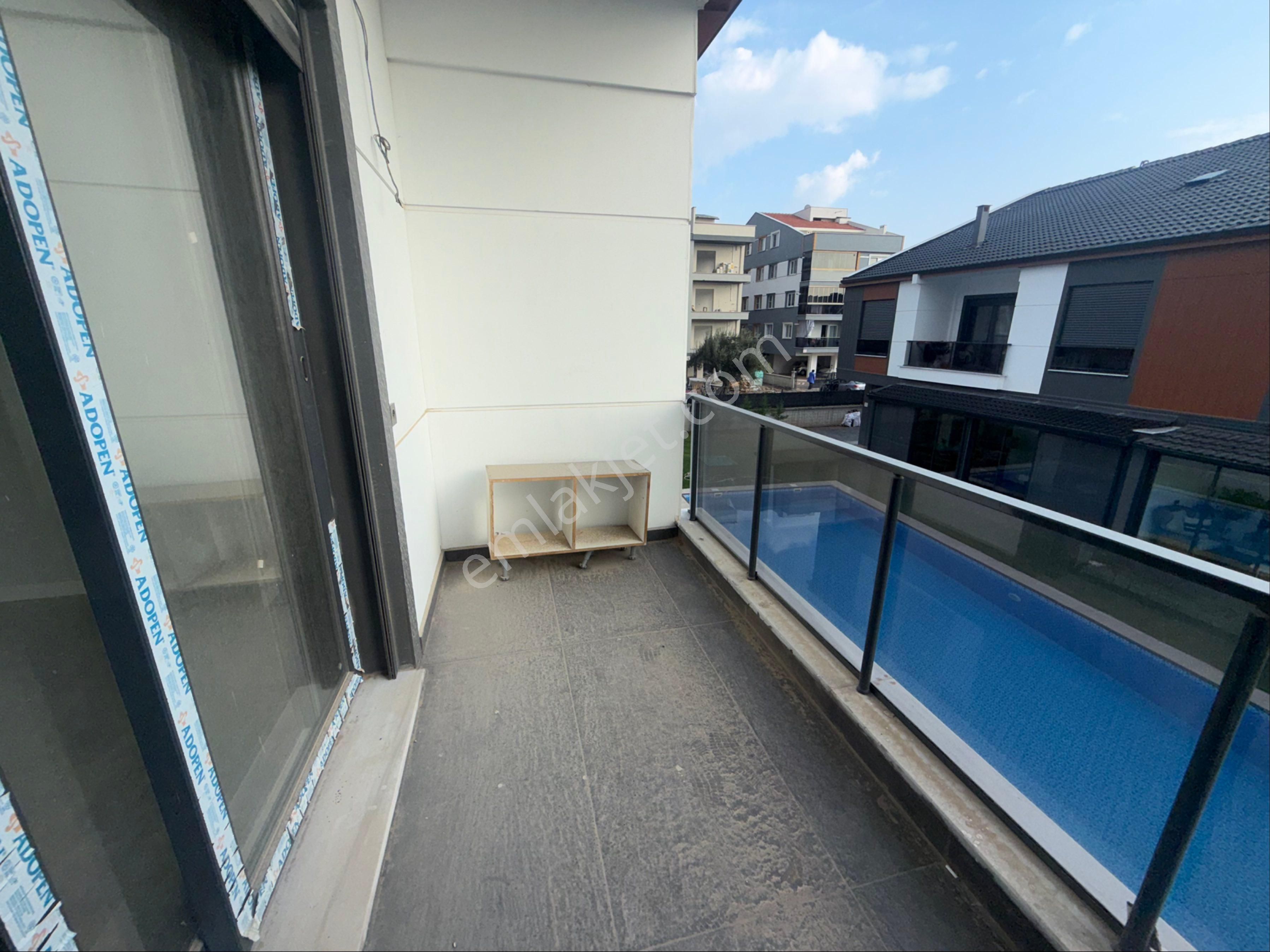 Akhisar Reşatbey'de Satılık Yüzme Havuzlu Triplex Sıfır Villa - Görsel 19