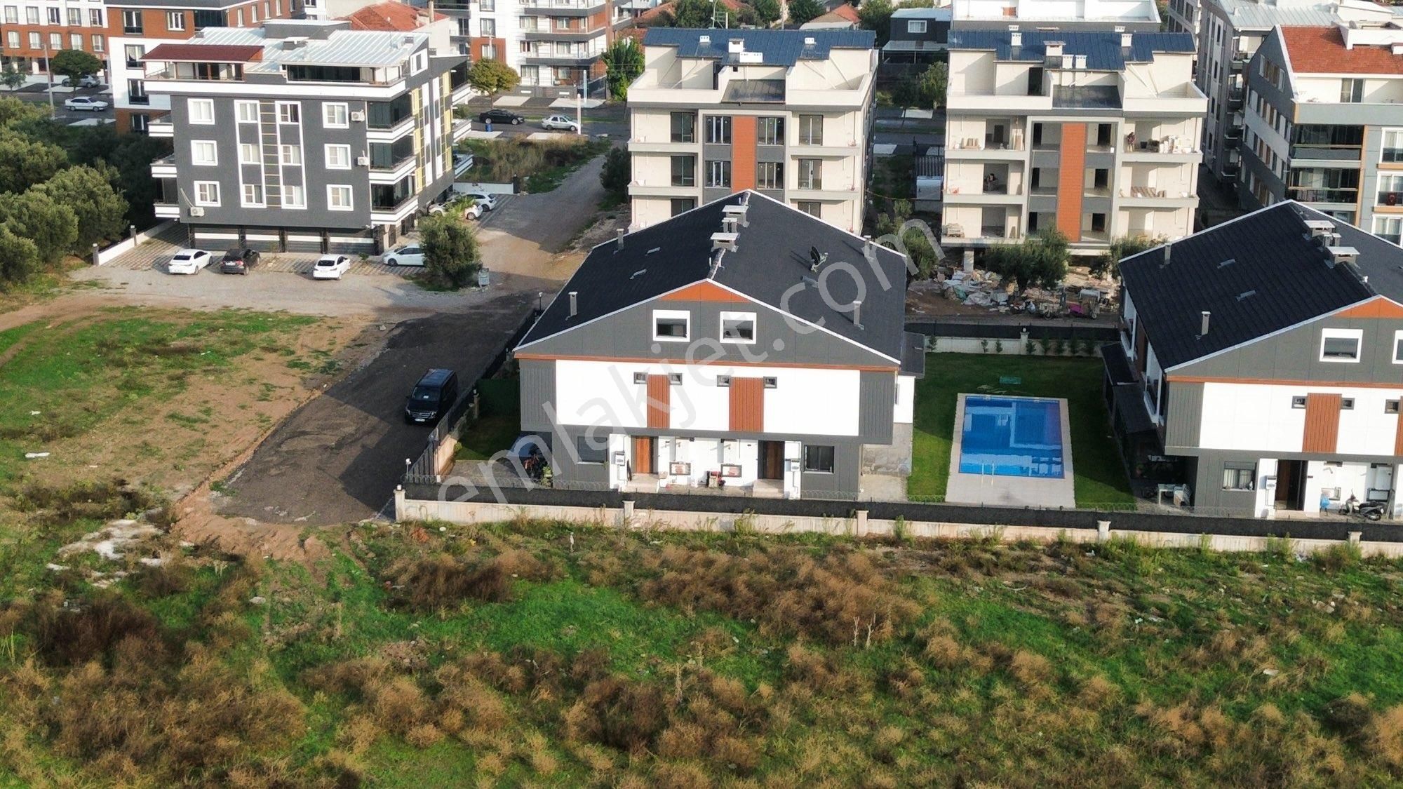 Akhisar Reşatbey'de Satılık Yüzme Havuzlu Triplex Sıfır Villa - Görsel 33