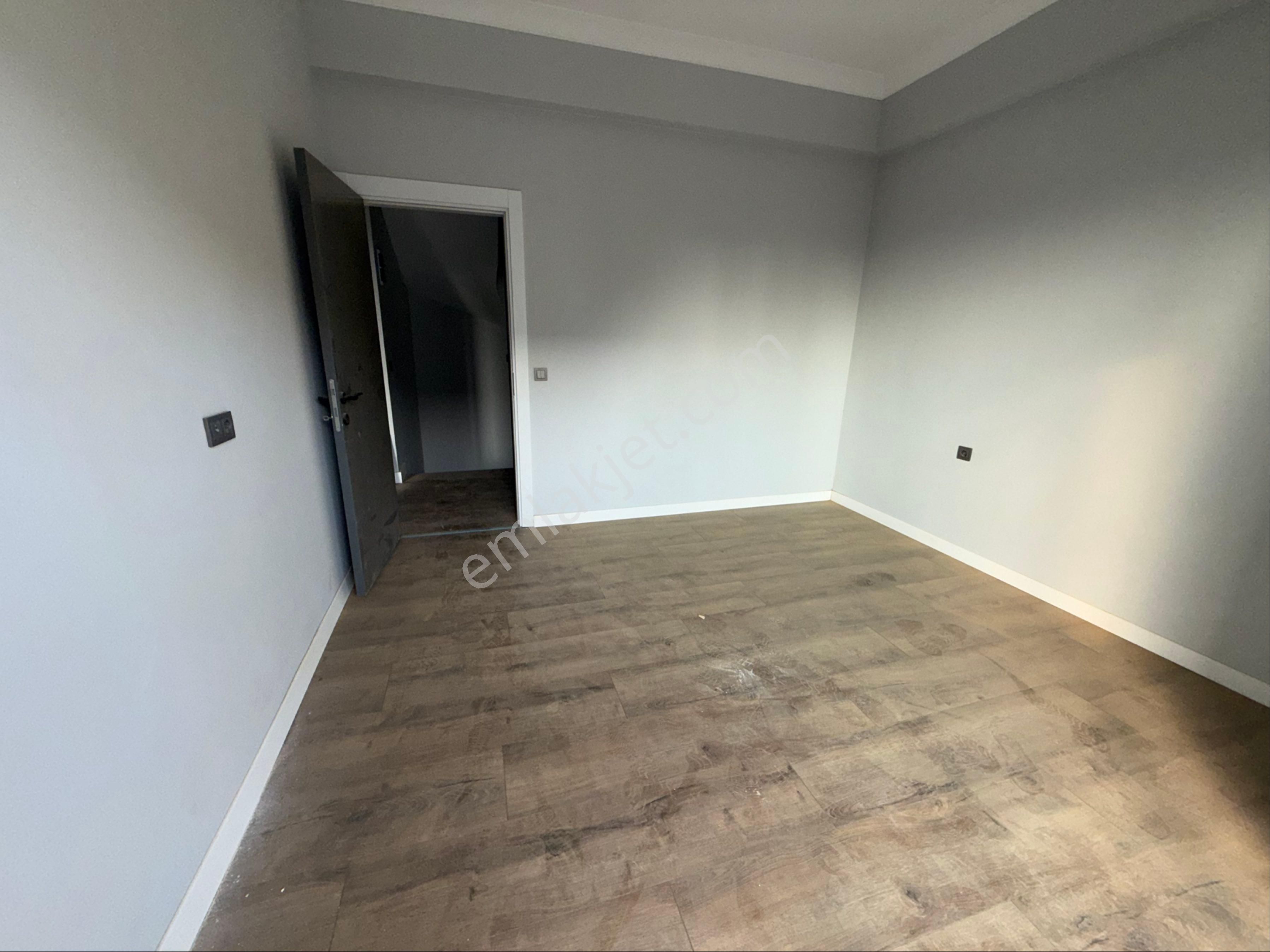 Akhisar Reşatbey'de Satılık Yüzme Havuzlu Triplex Sıfır Villa - Görsel 18