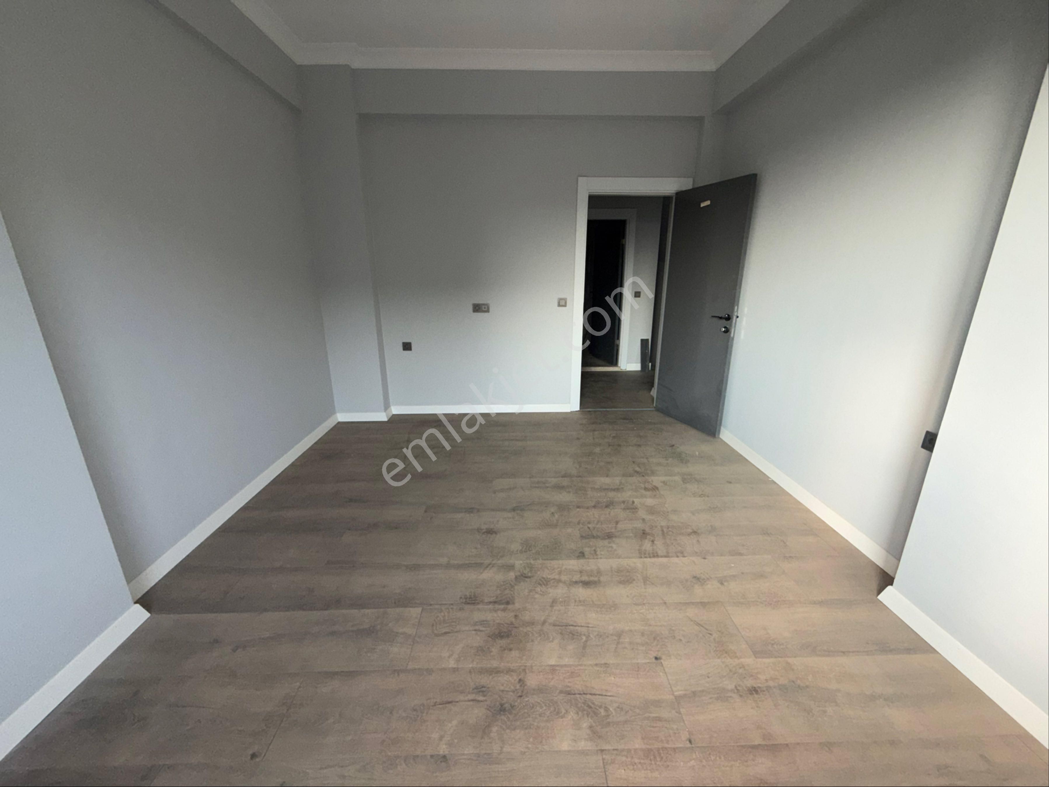 Akhisar Reşatbey'de Satılık Yüzme Havuzlu Triplex Sıfır Villa - Görsel 23