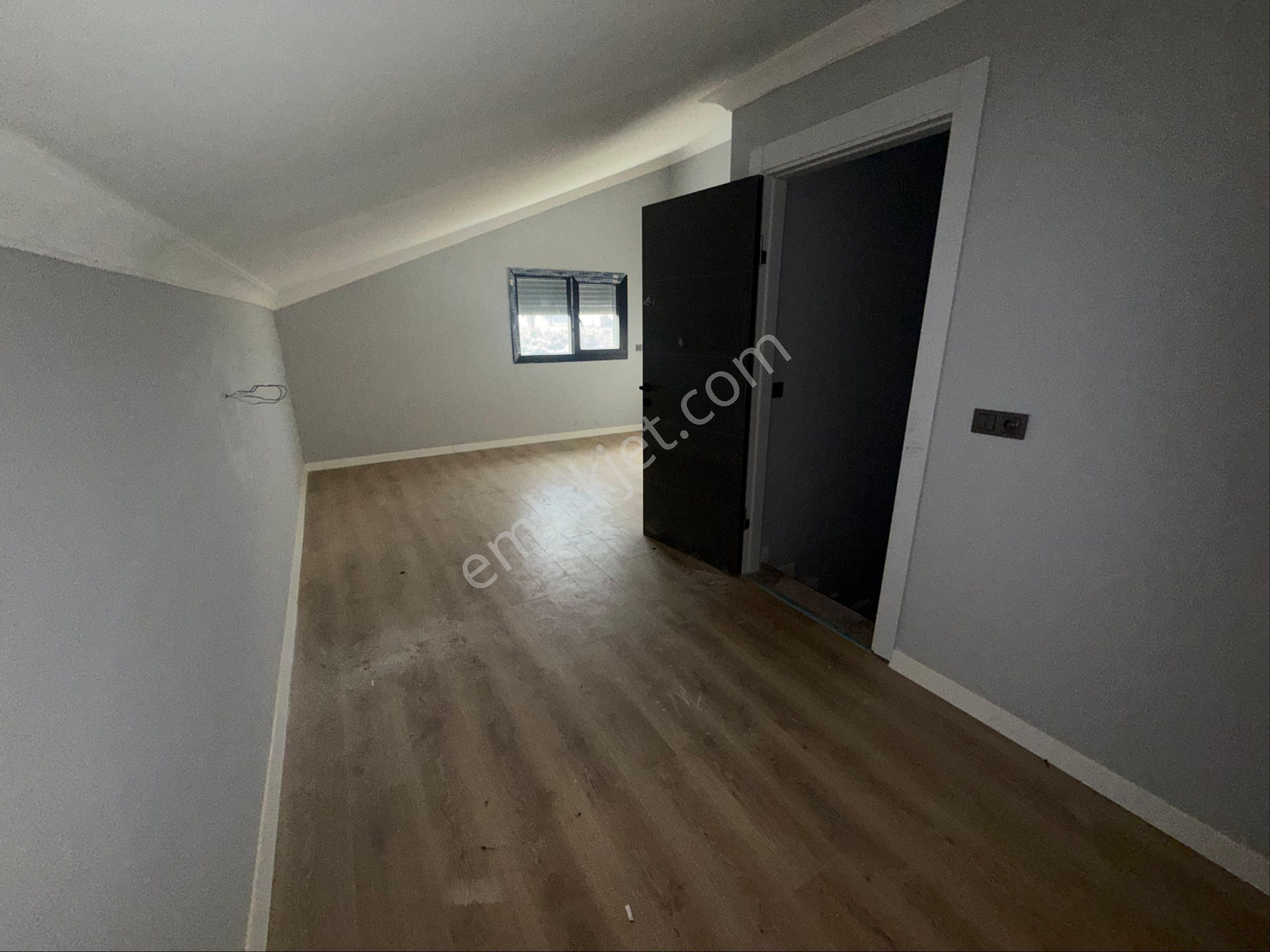 Akhisar Reşatbey'de Satılık Yüzme Havuzlu Triplex Sıfır Villa - Görsel 13