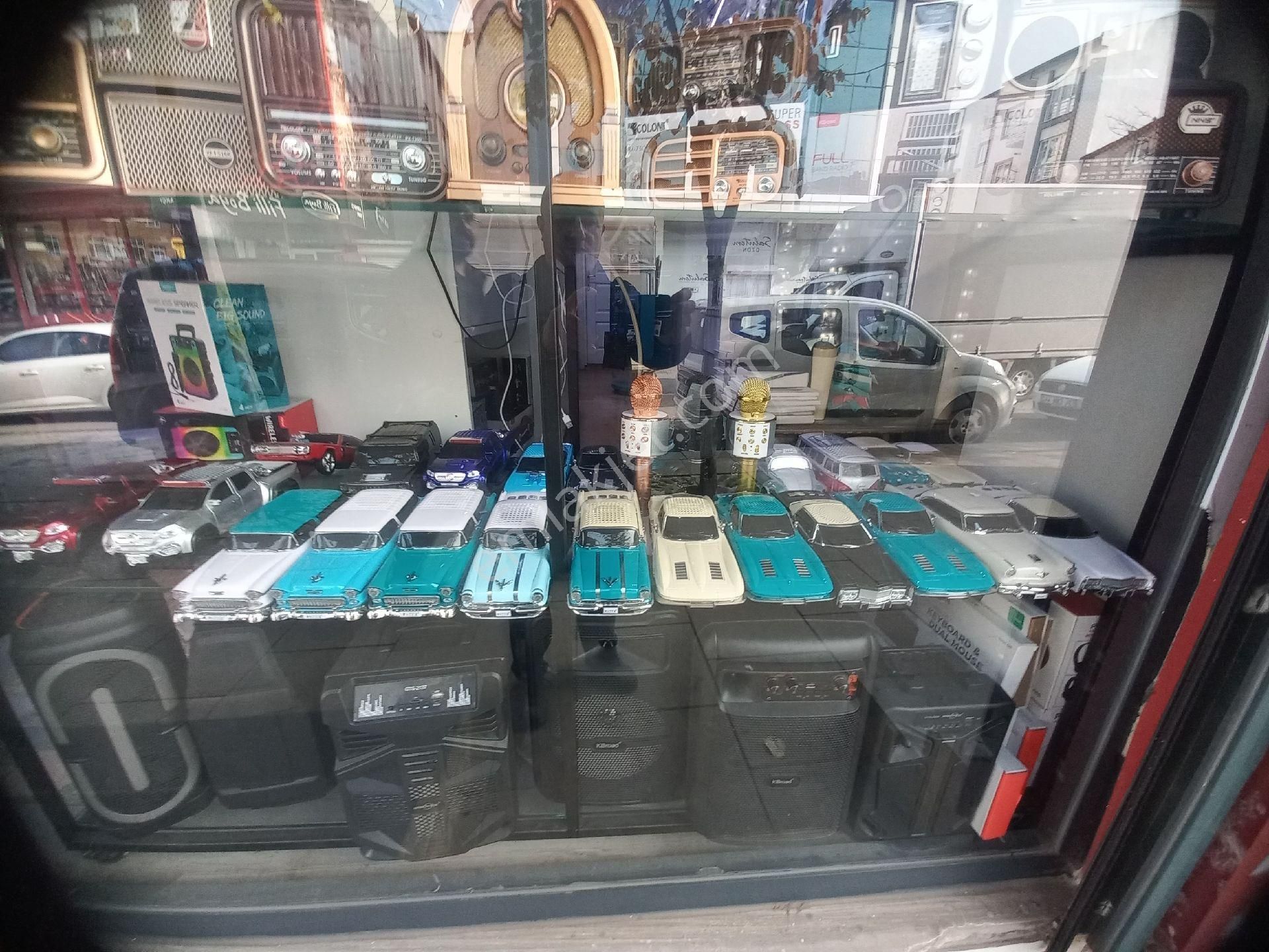 Y Dudullu Mahallesinde Cadde Üzerinde Devren Kiralık Cep Telefoncu Dükkanı - Görsel 3