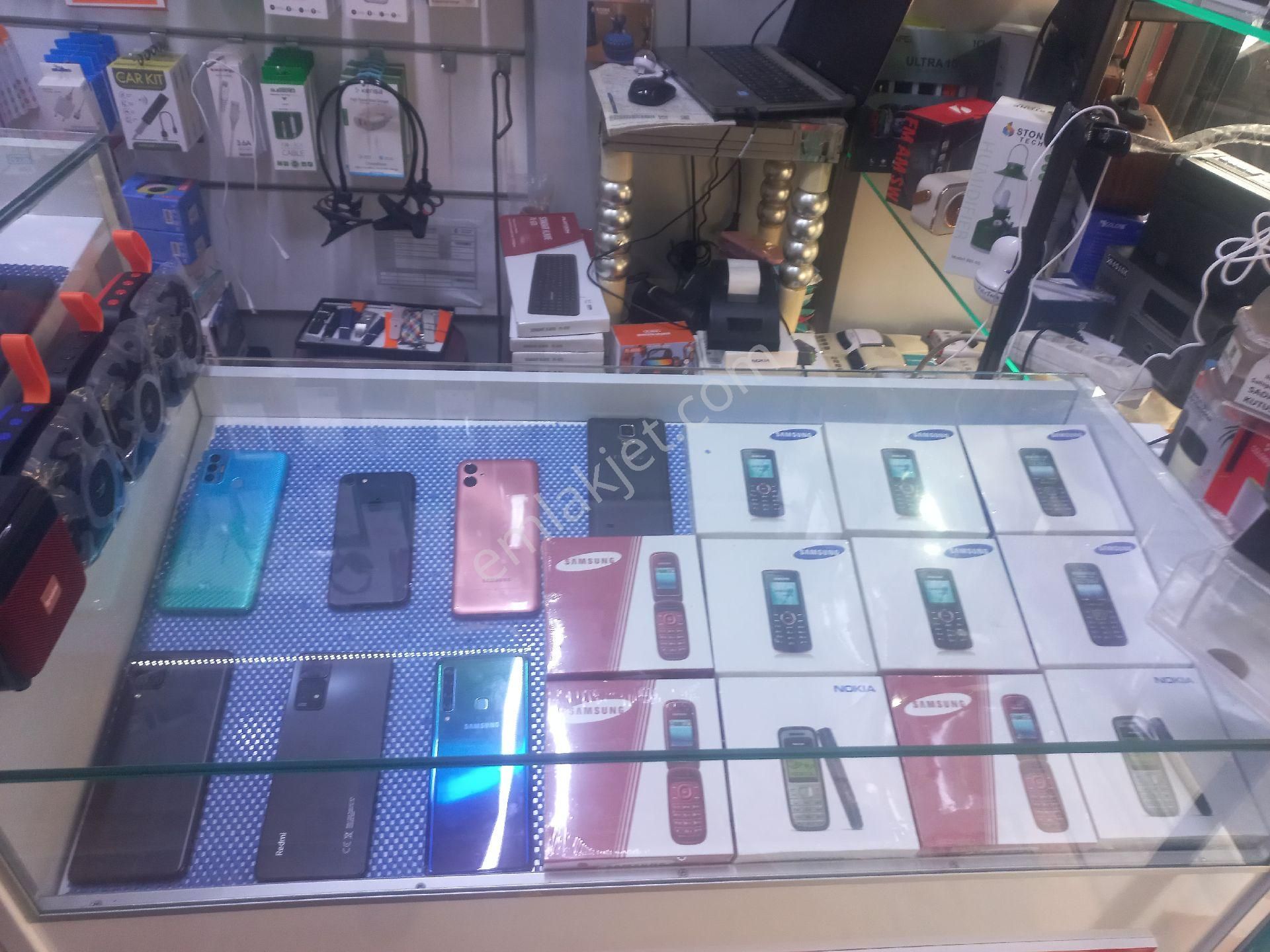 Y Dudullu Mahallesinde Cadde Üzerinde Devren Kiralık Cep Telefoncu Dükkanı - Görsel 4