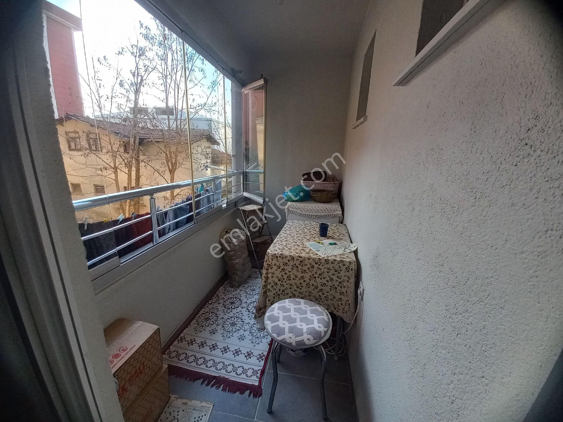 Cemil Meriç Mahallesinde Metro Ve Alemdağ Caddesine Çok Yakın Satılık Daire - Görsel 7