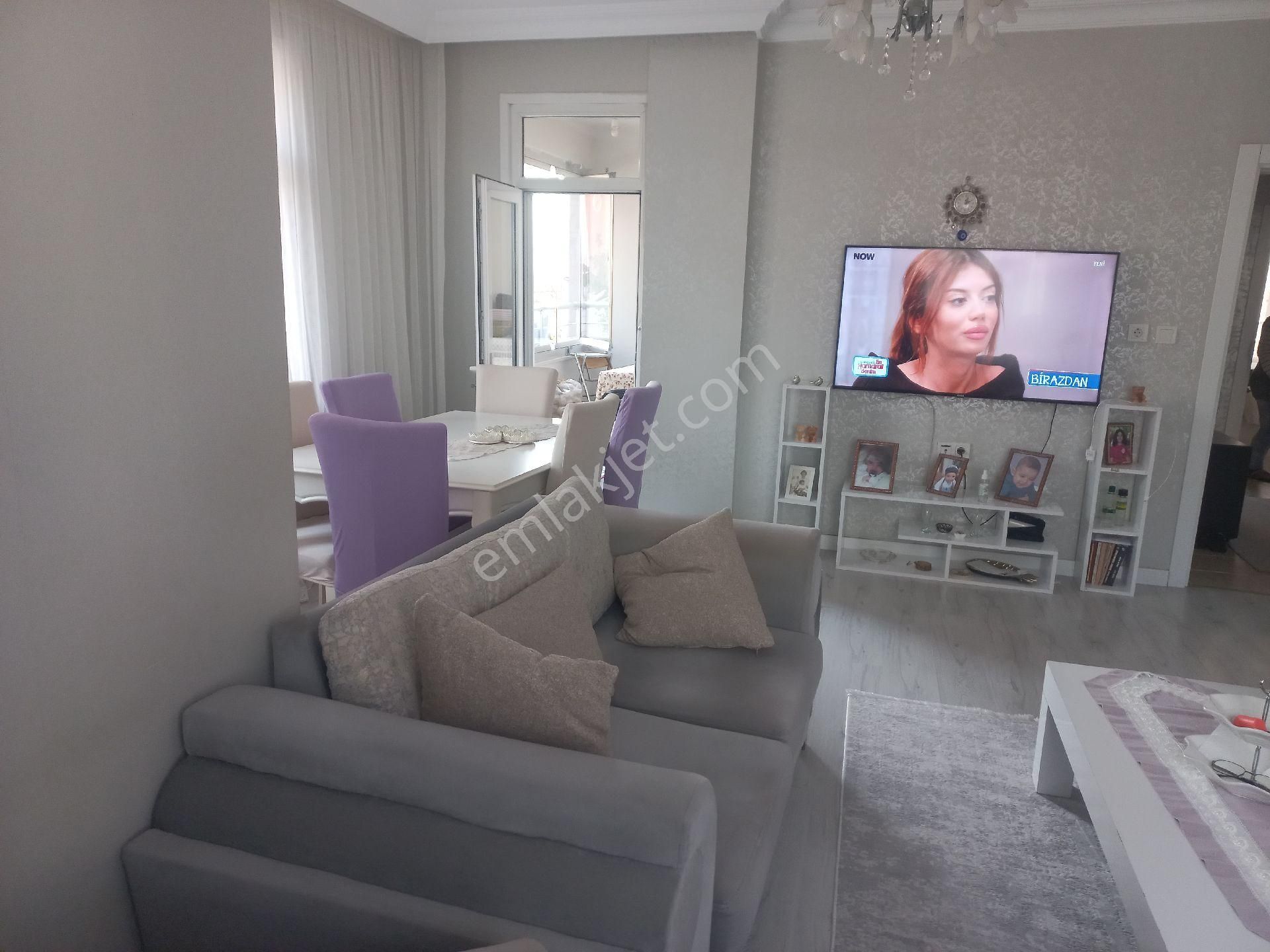 Cemil Meriç Mahallesinde Metro Ve Alemdağ Caddesine Çok Yakın Satılık Daire - Görsel 3