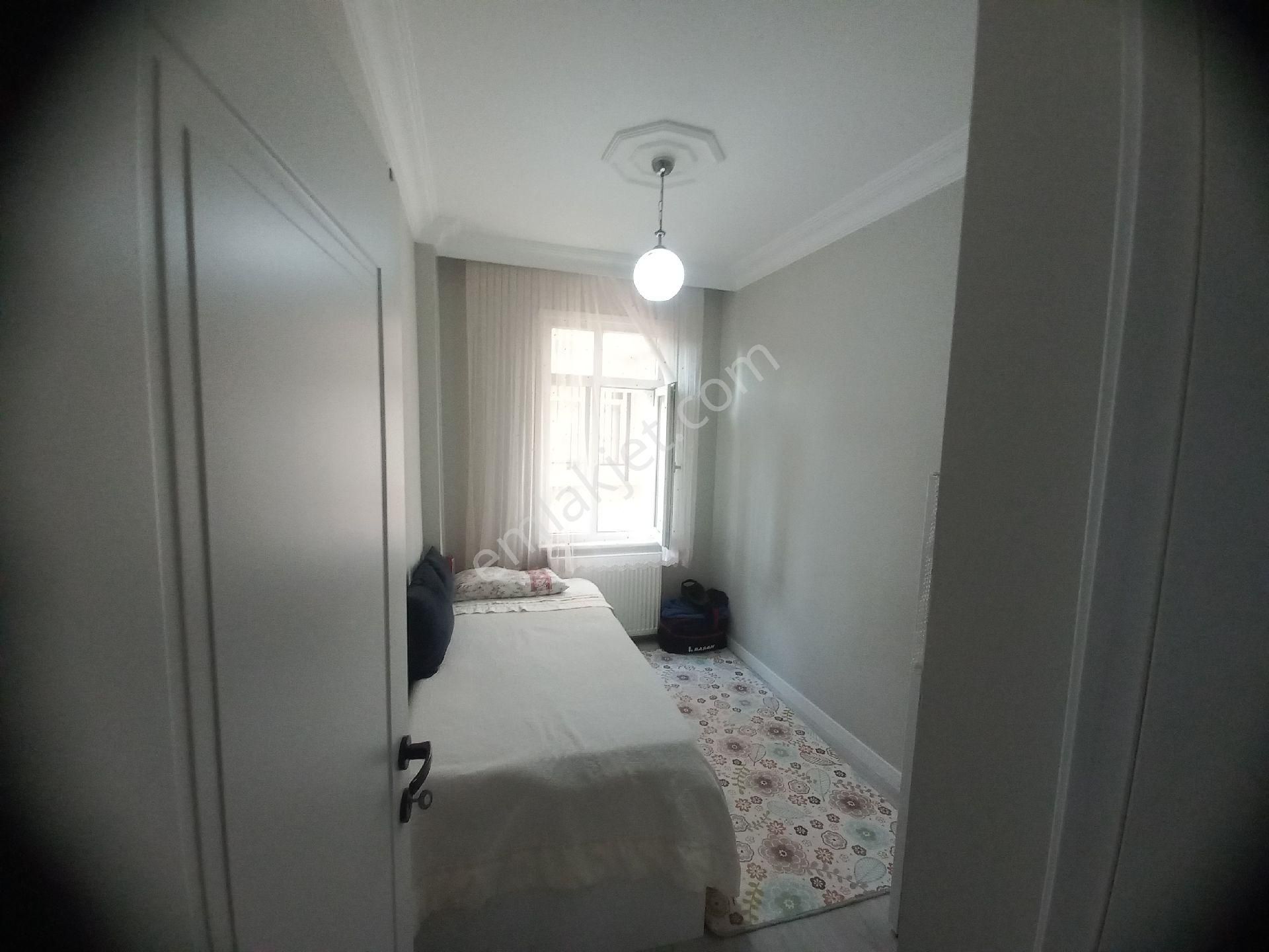 Cemil Meriç Mahallesinde Metro Ve Alemdağ Caddesine Çok Yakın Satılık Daire - Görsel 14