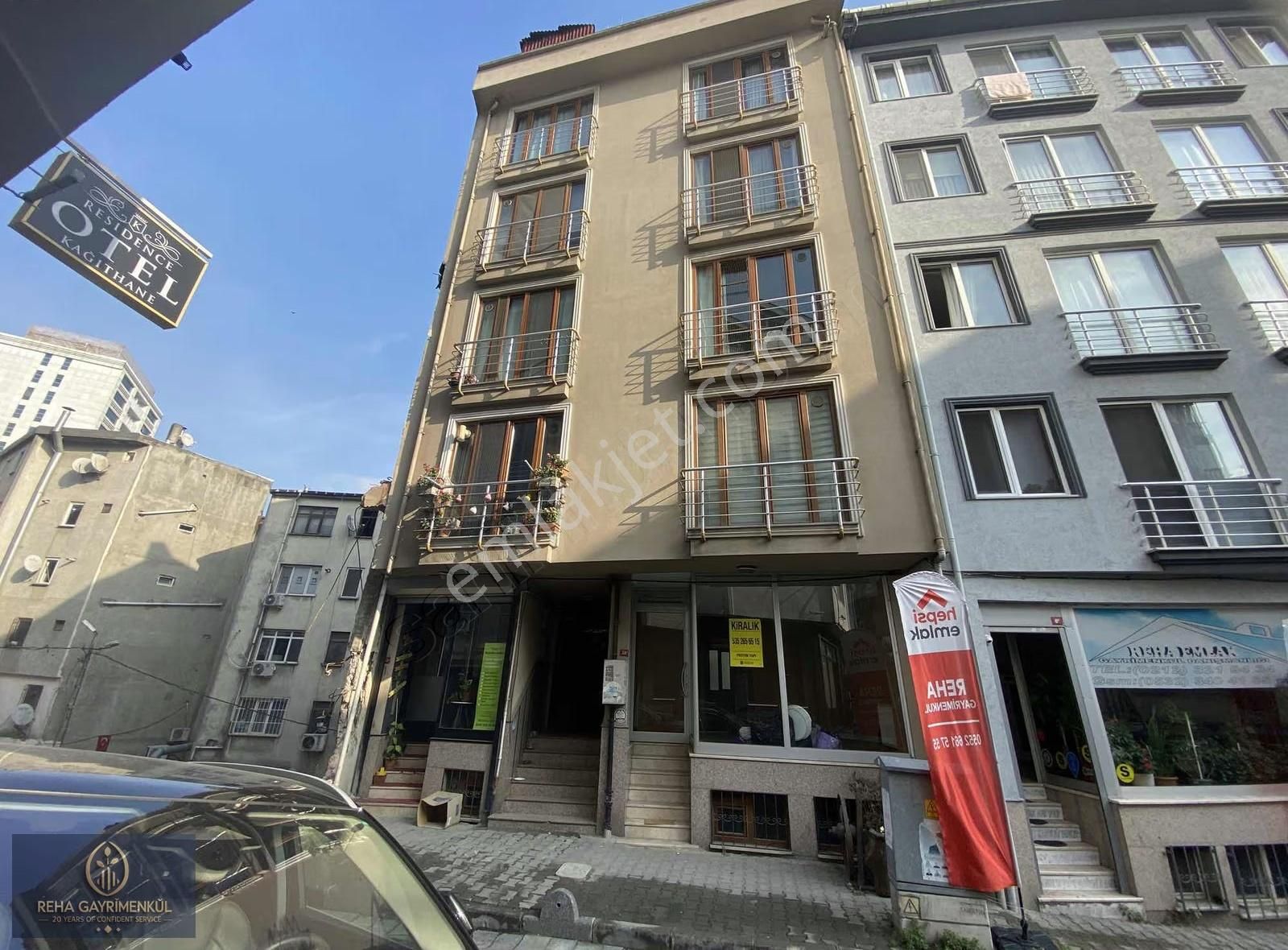 Kağıthane Metro Durağına 50m Mesafede 1+1 65 M2 Satılık Daire