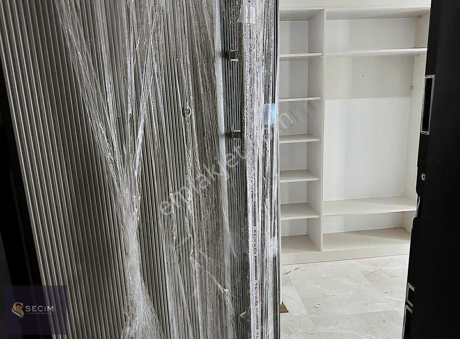 Seçim Emlak'tan Aydınlıkevler 'de 3+1 Ara Kat Sıfır Daire