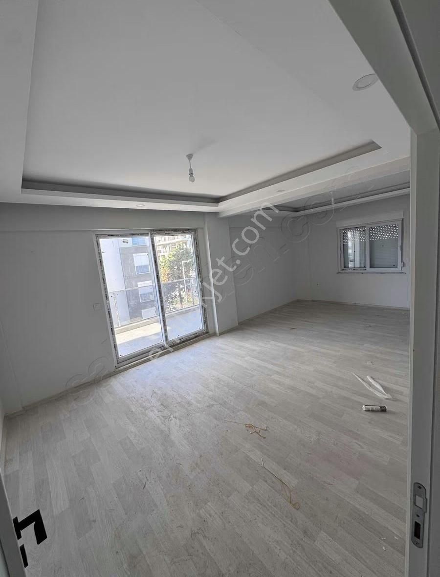 Merkezi Konumda Deniz Manzaralı Geniş 2+1 - Görsel 14