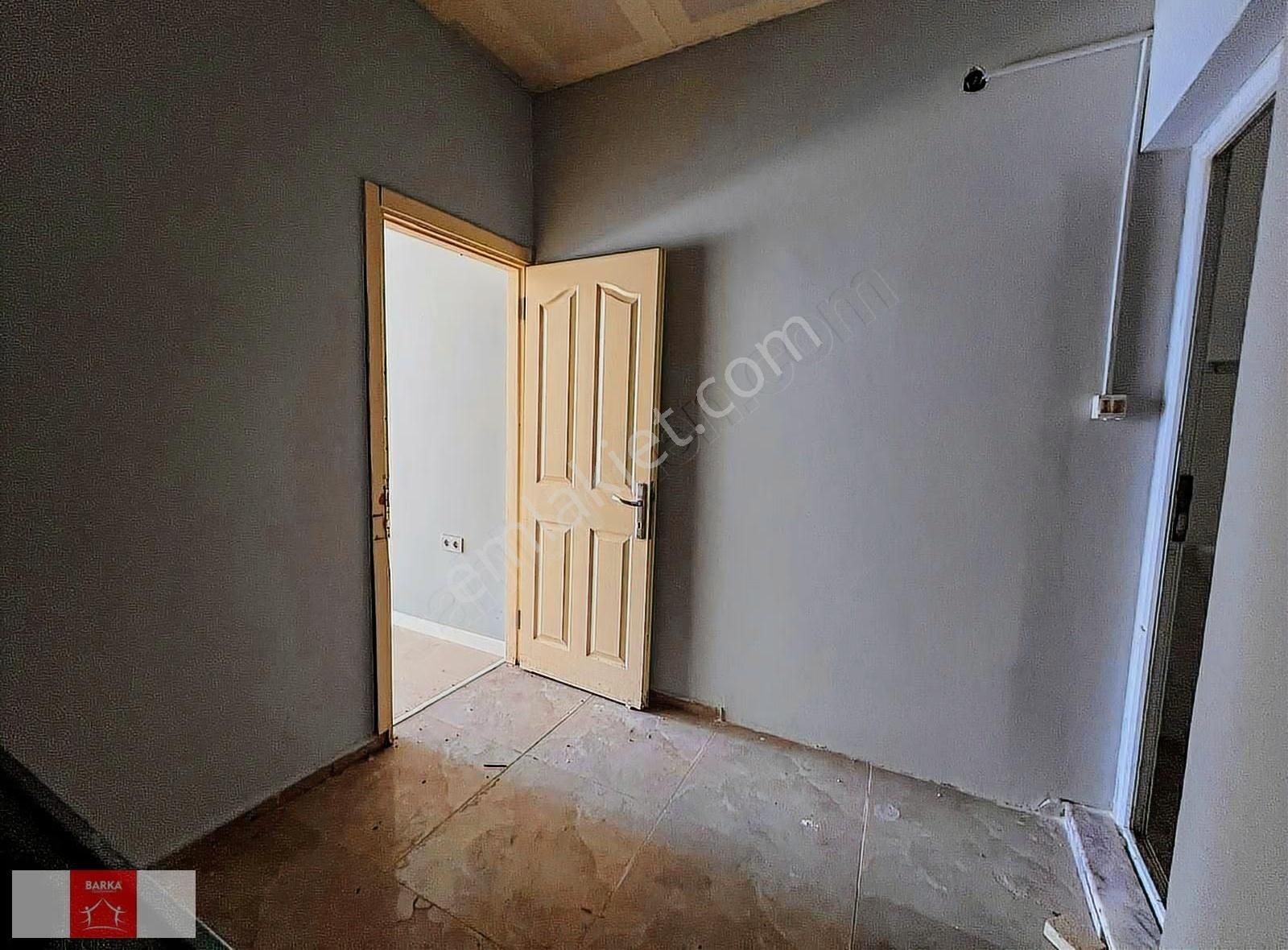 Cihat Kora Ve Demirköprü İzban Yakını Kiralık Dükkan - Görsel 2