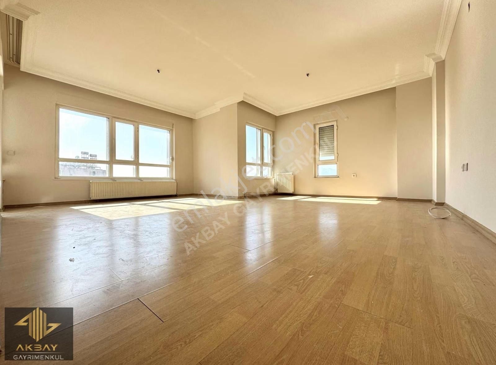 Lara Şirinyalı'da Deniz Manzaralı D.gazlı Ebv.banyolu Geniş 3+1