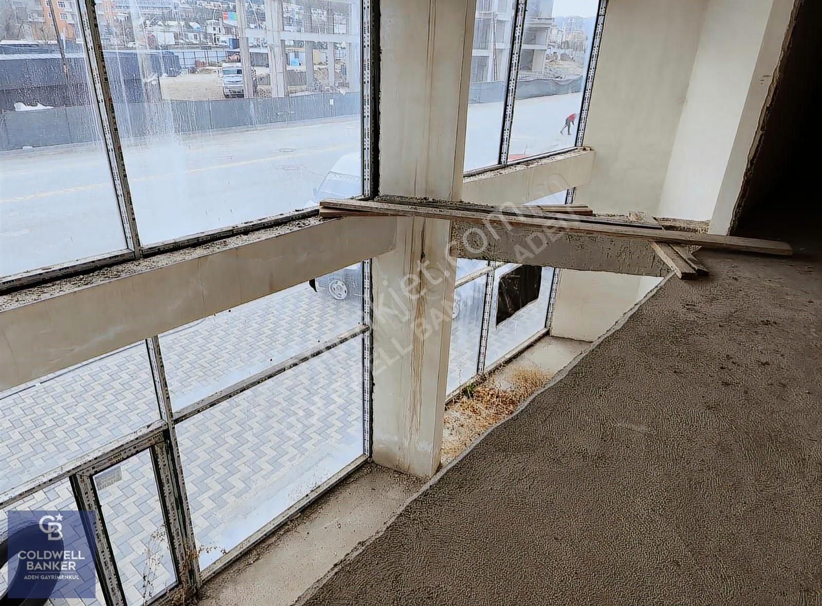 Protokol Yolu Üzerinde Köşe Başında Satılık Dükkan - Görsel 7