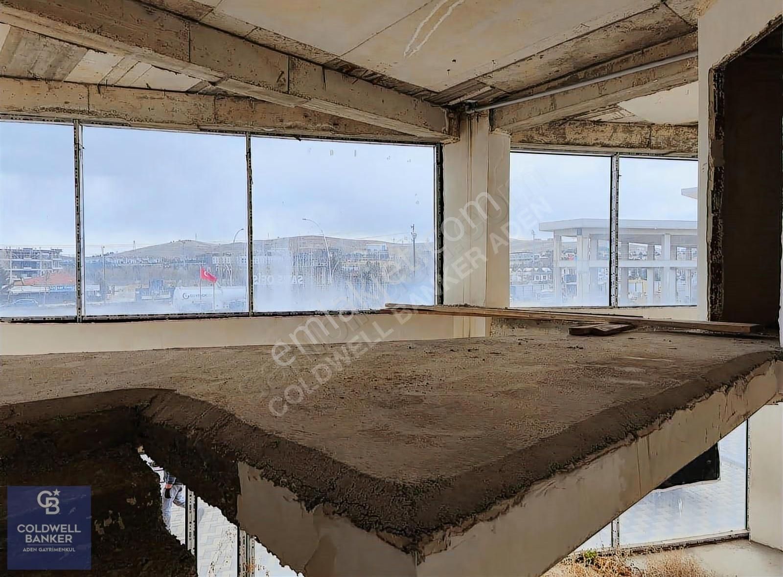 Protokol Yolu Üzerinde Köşe Başında Satılık Dükkan - Görsel 13