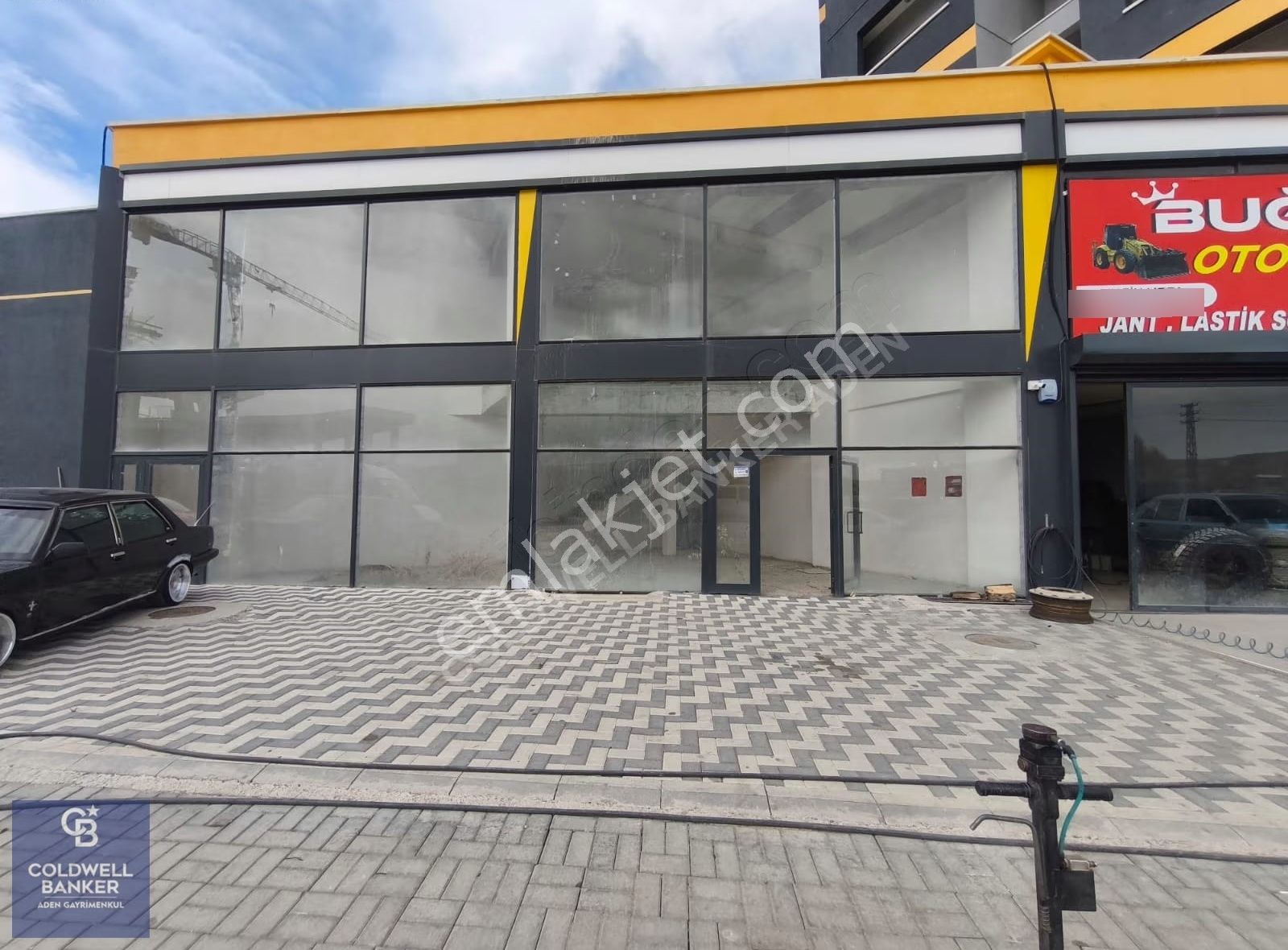 Protokol Yolu Üzerinde Köşe Başında Satılık Dükkan - Görsel 9