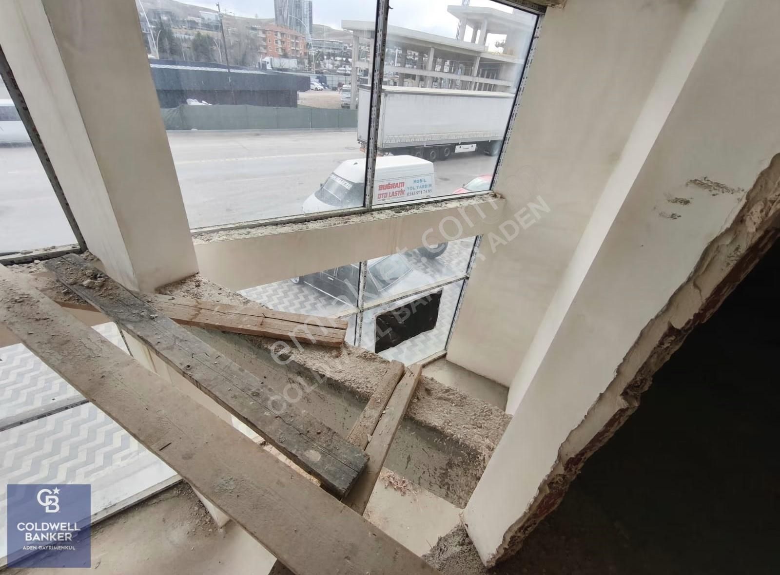 Protokol Yolu Üzerinde Köşe Başında Satılık Dükkan - Görsel 15